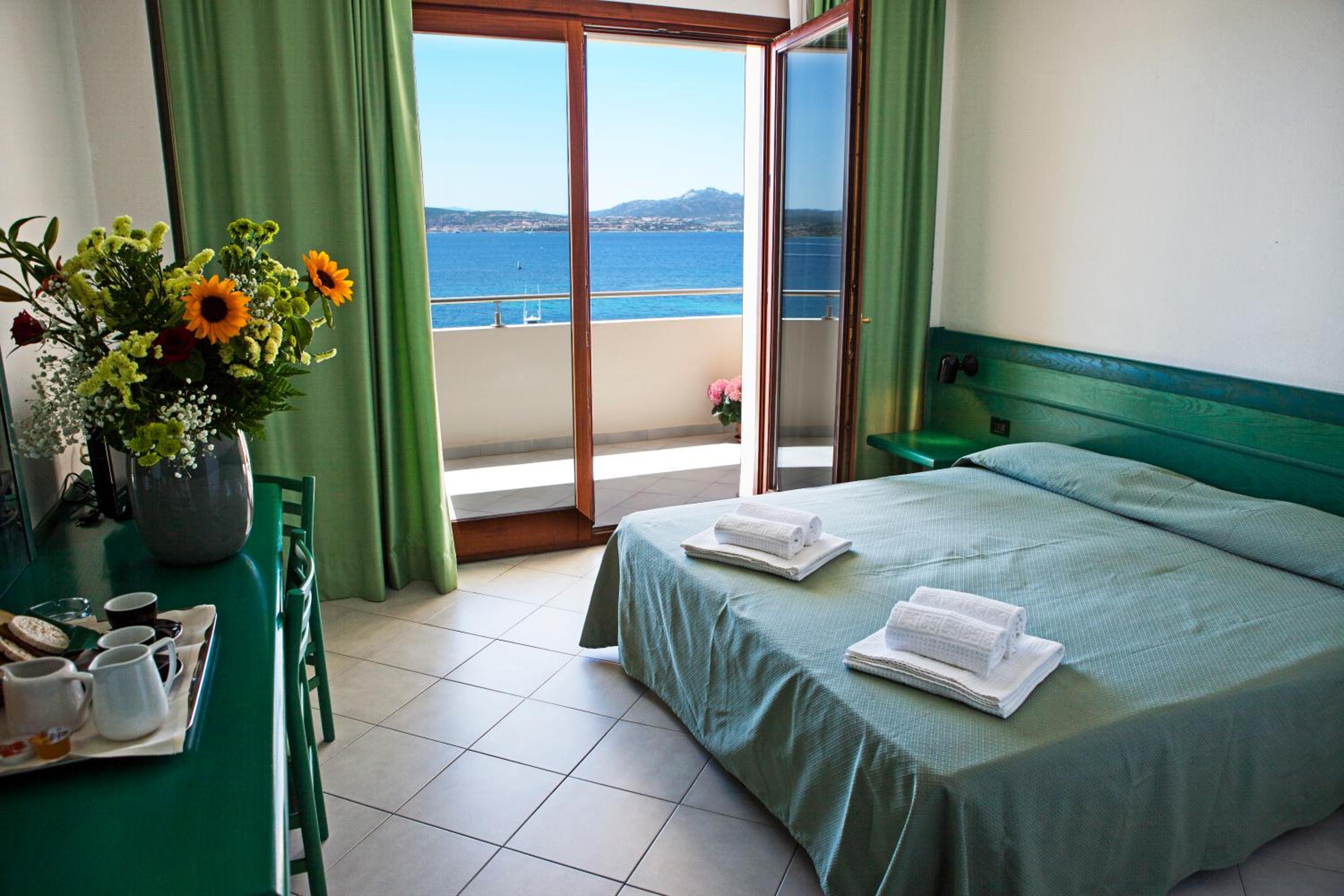 Double or Twin Room with Sea View