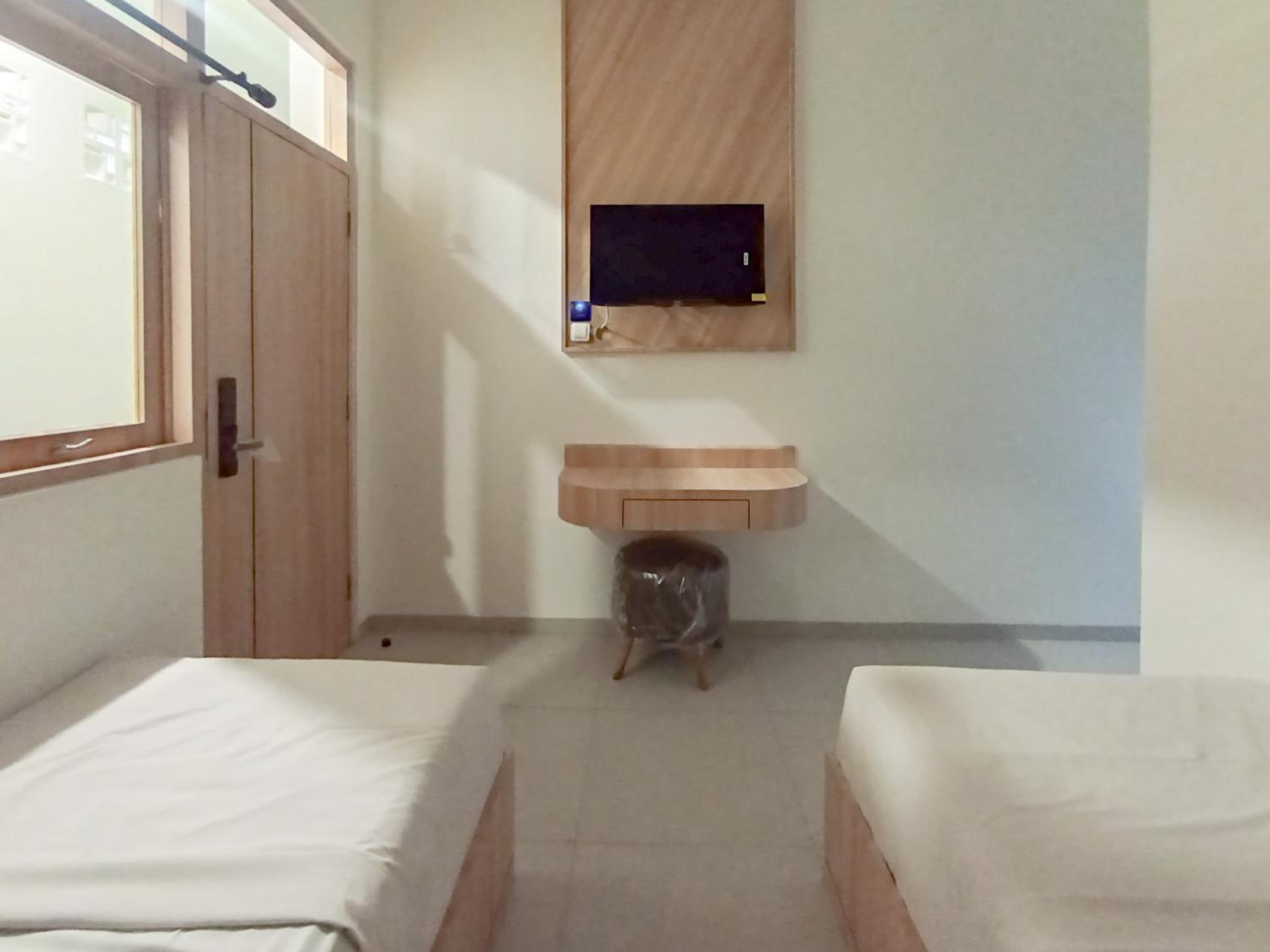 Superior Twin Room - Photo 8