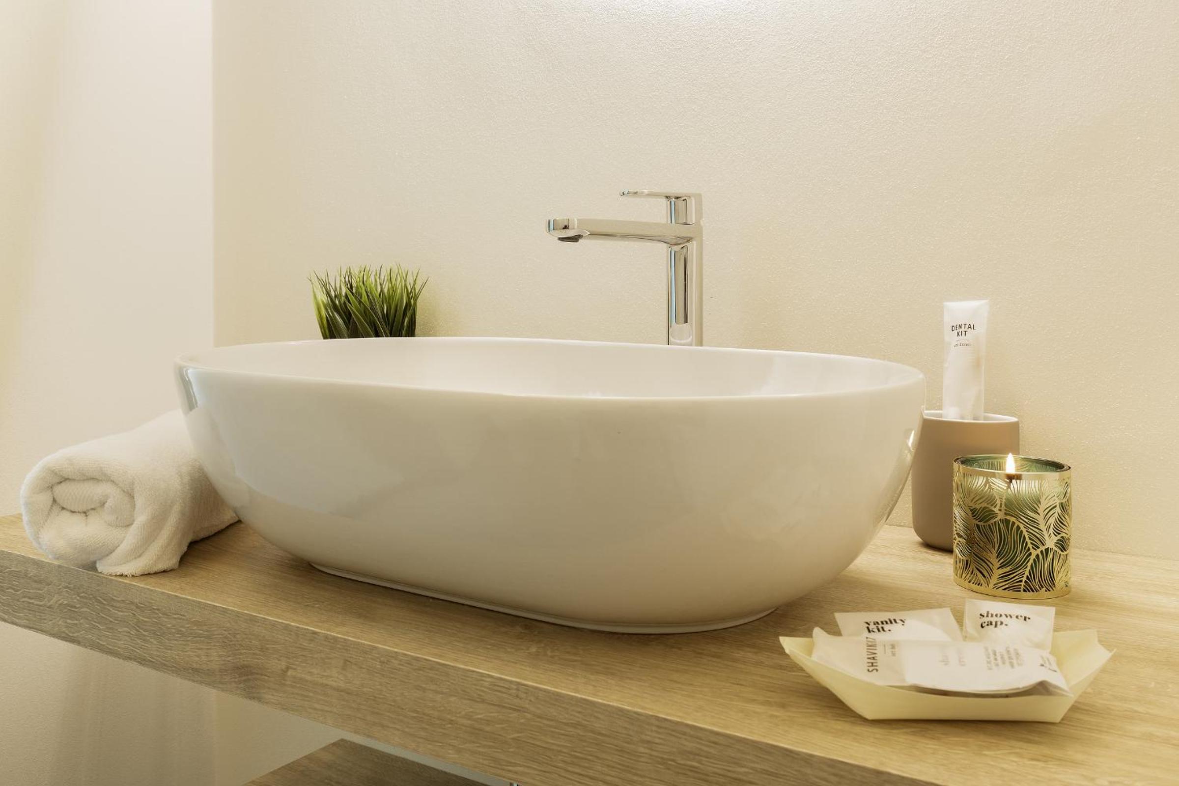Double Room with Spa Bath photo 2