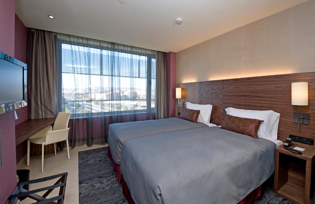 Double or Twin Room (1-2 Adults) - Photo 6