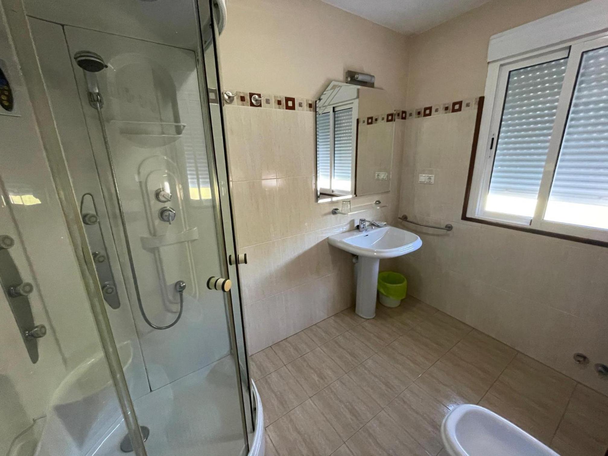 Standard Twin Room photo 2
