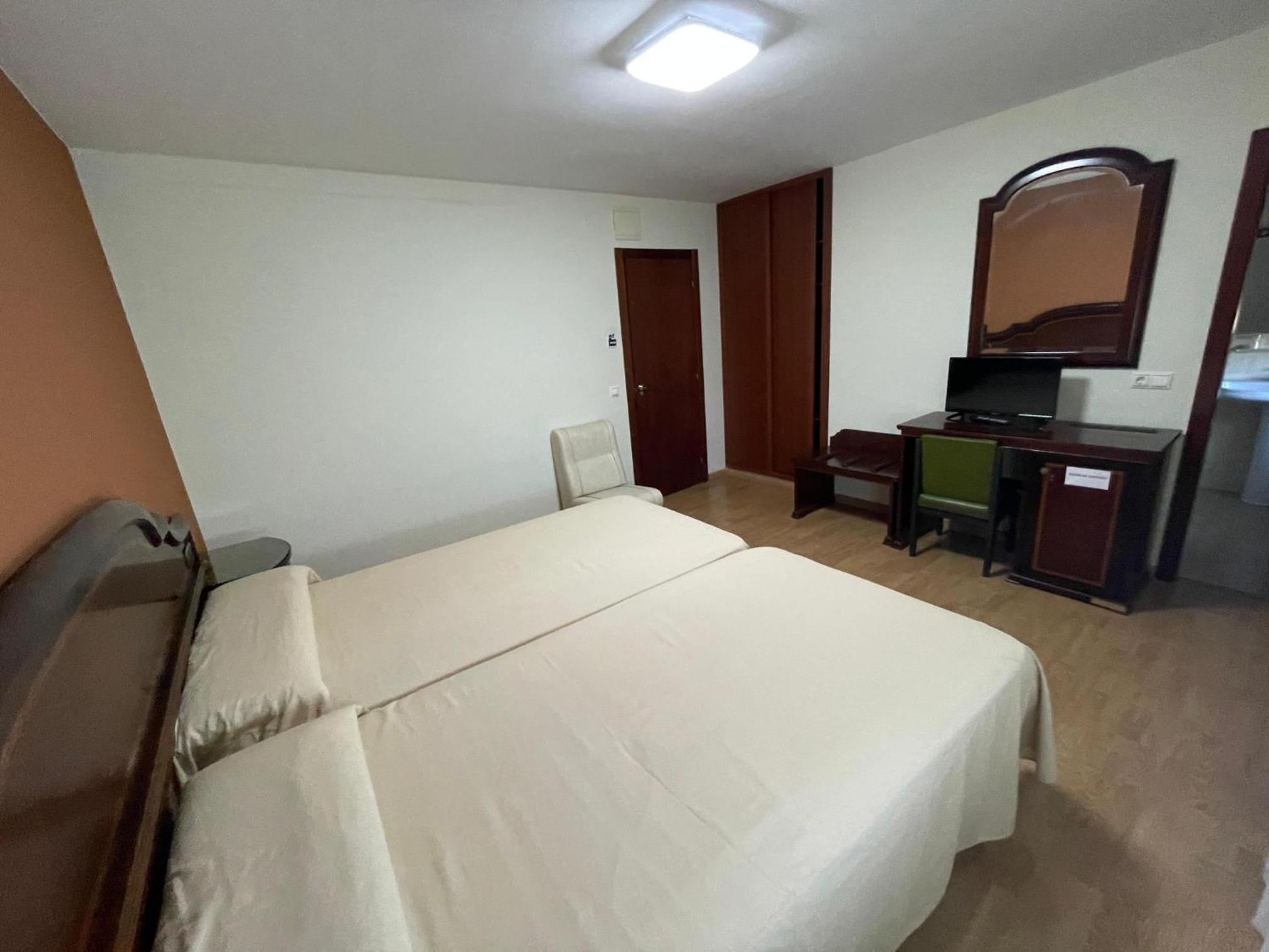 Habitación Estándar con Dos Camas Individuales