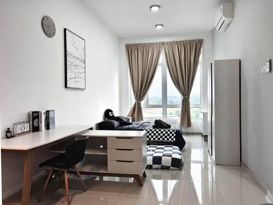 One-Bedroom Apartment photo 2