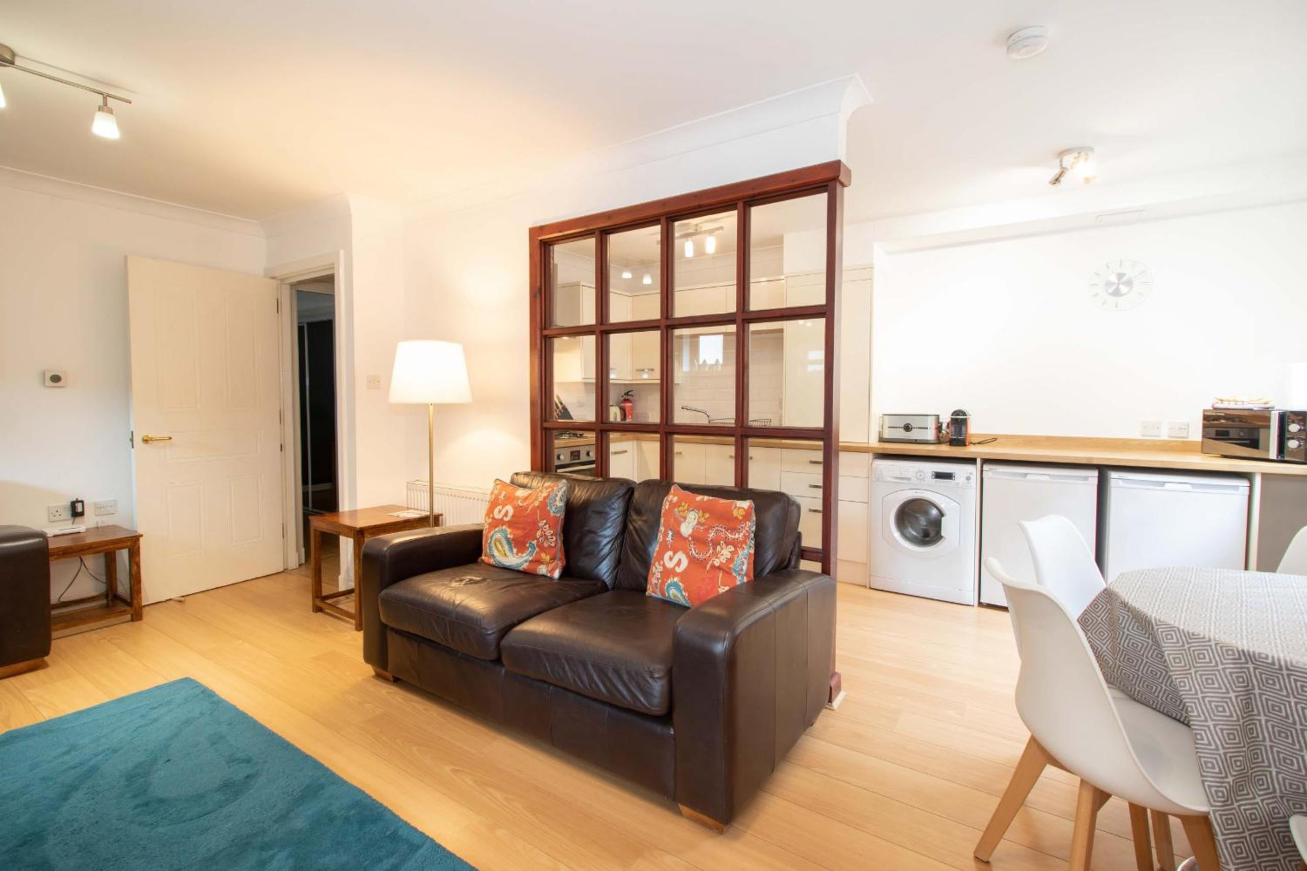 Two-Bedroom Apartment - 88 Albion Street, G1 1DN photo 2
