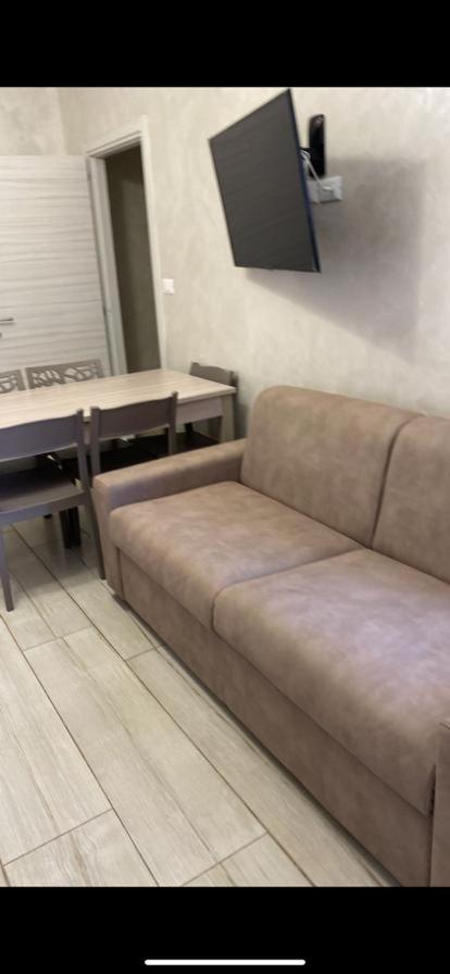 Deluxe Apartment - Photo 9
