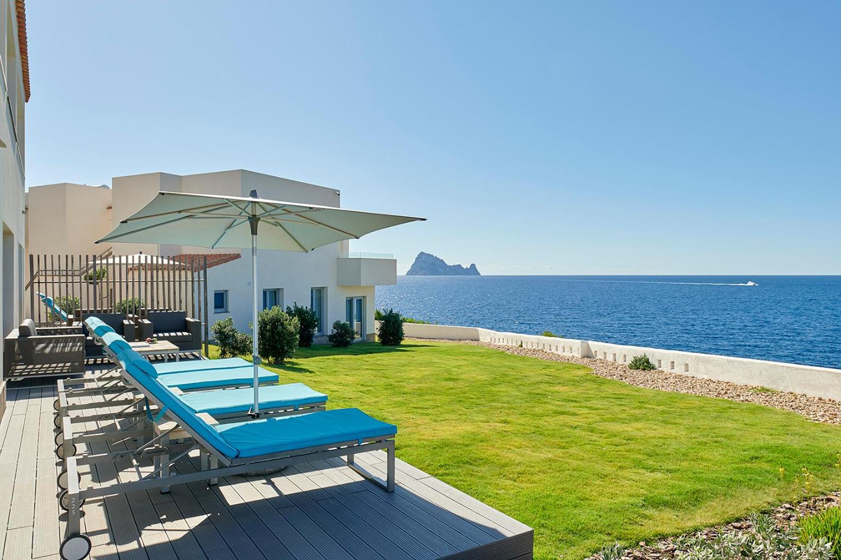 Suite dúplex de lujo con piscina y vista al mar