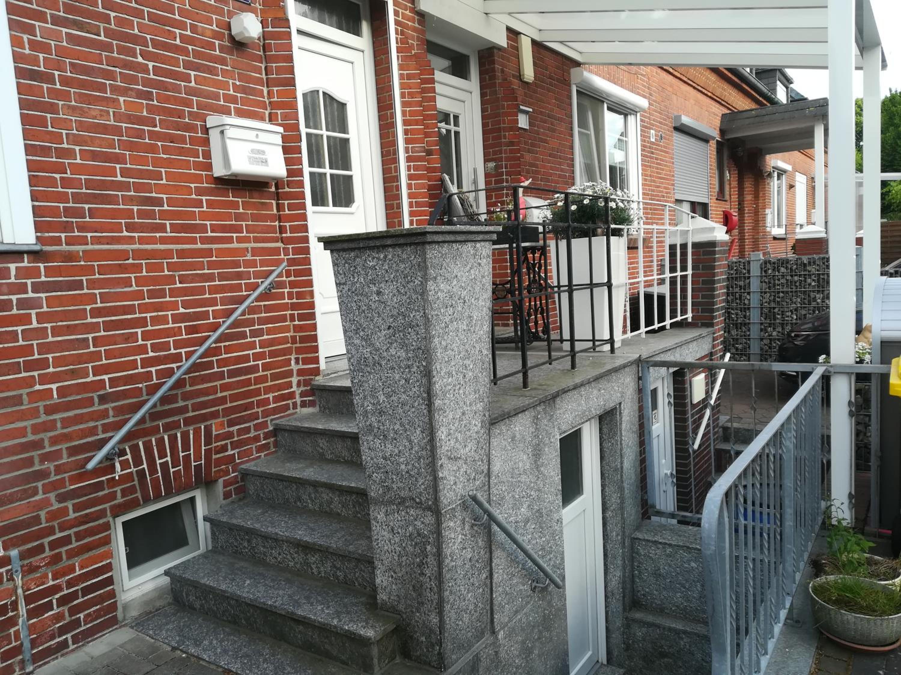 Four-Bedroom Apartment With Balcony  photo 3