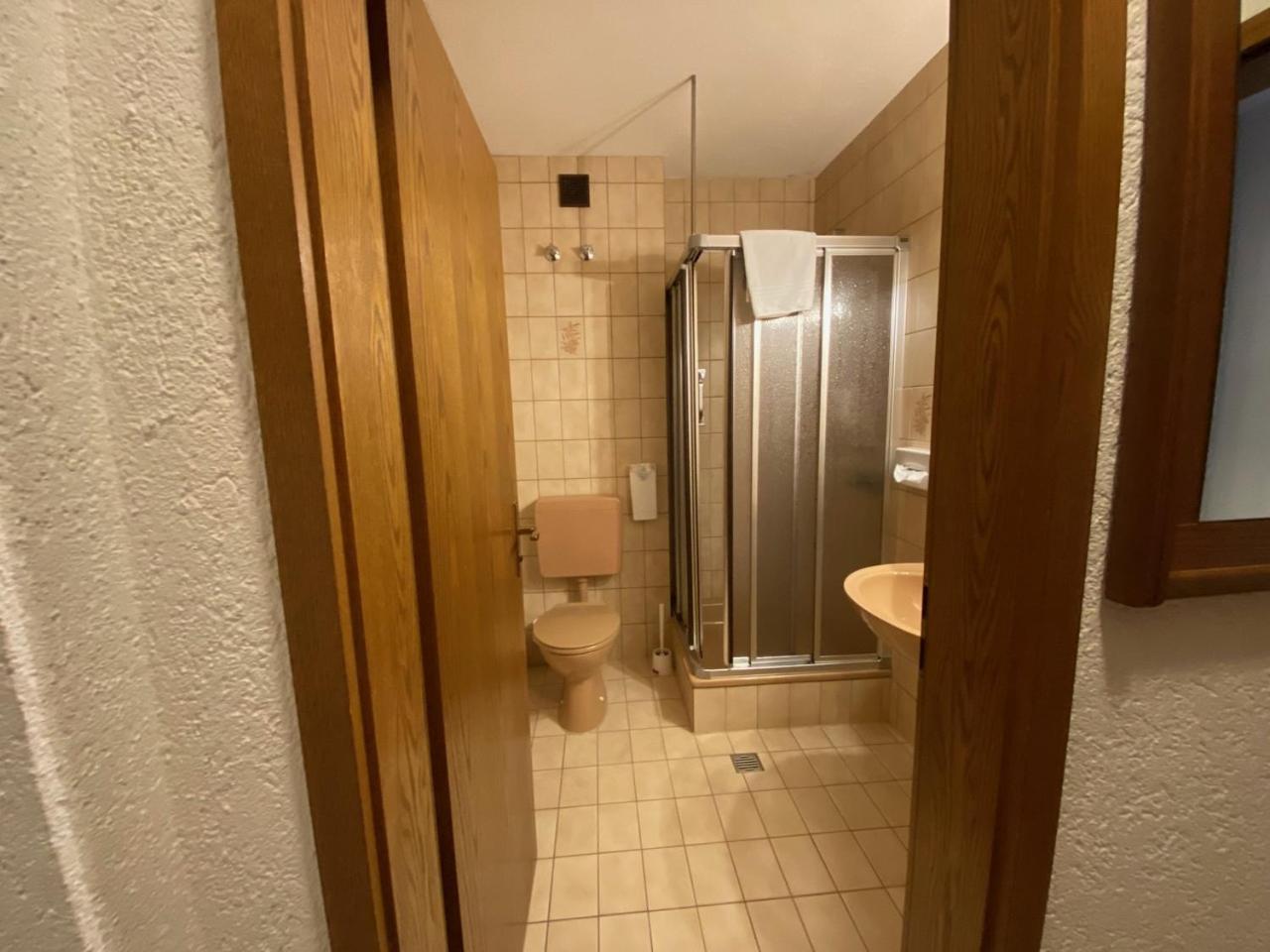 Double or Twin Room - Photo 6