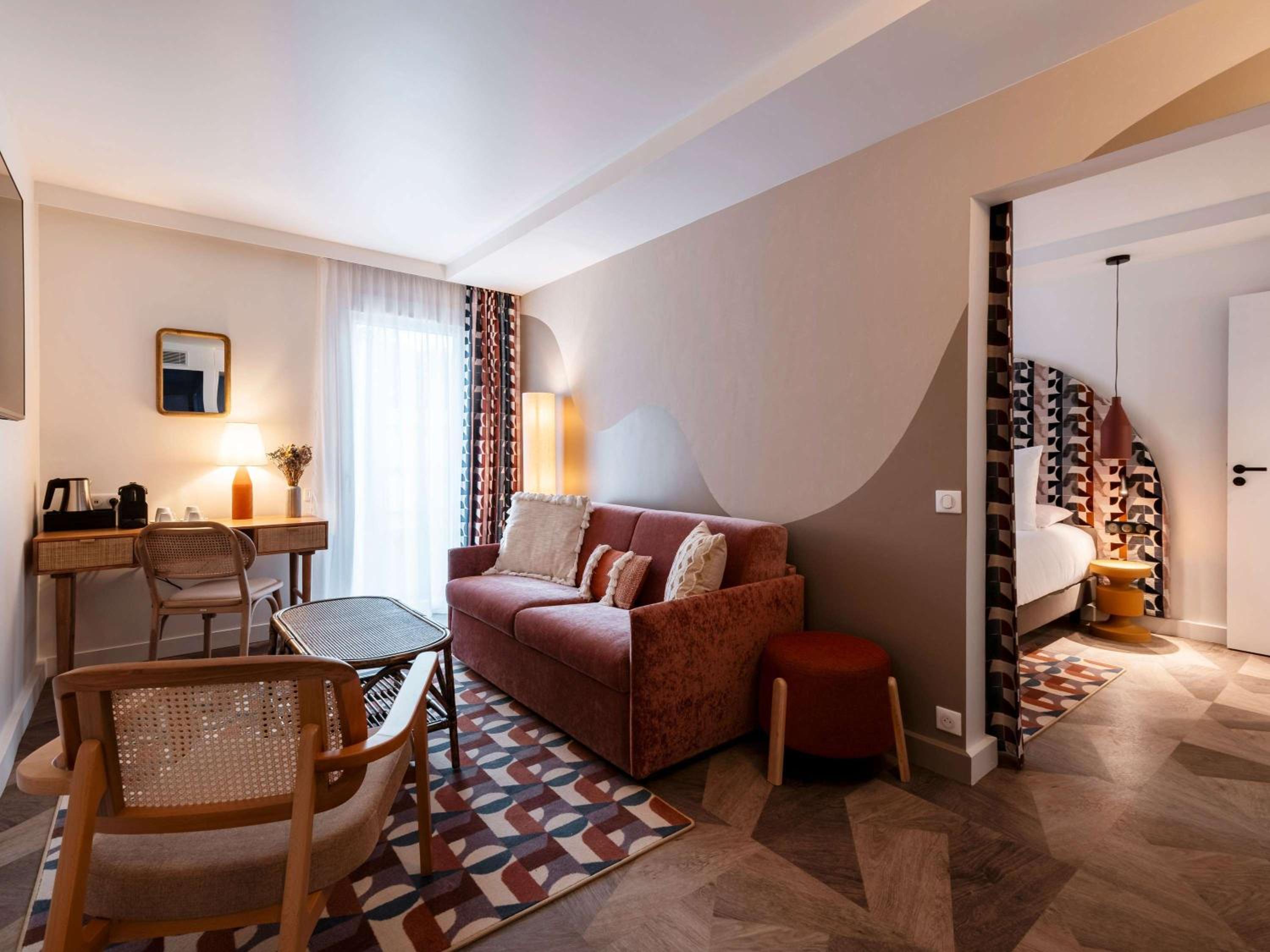 Suite - Photo 3