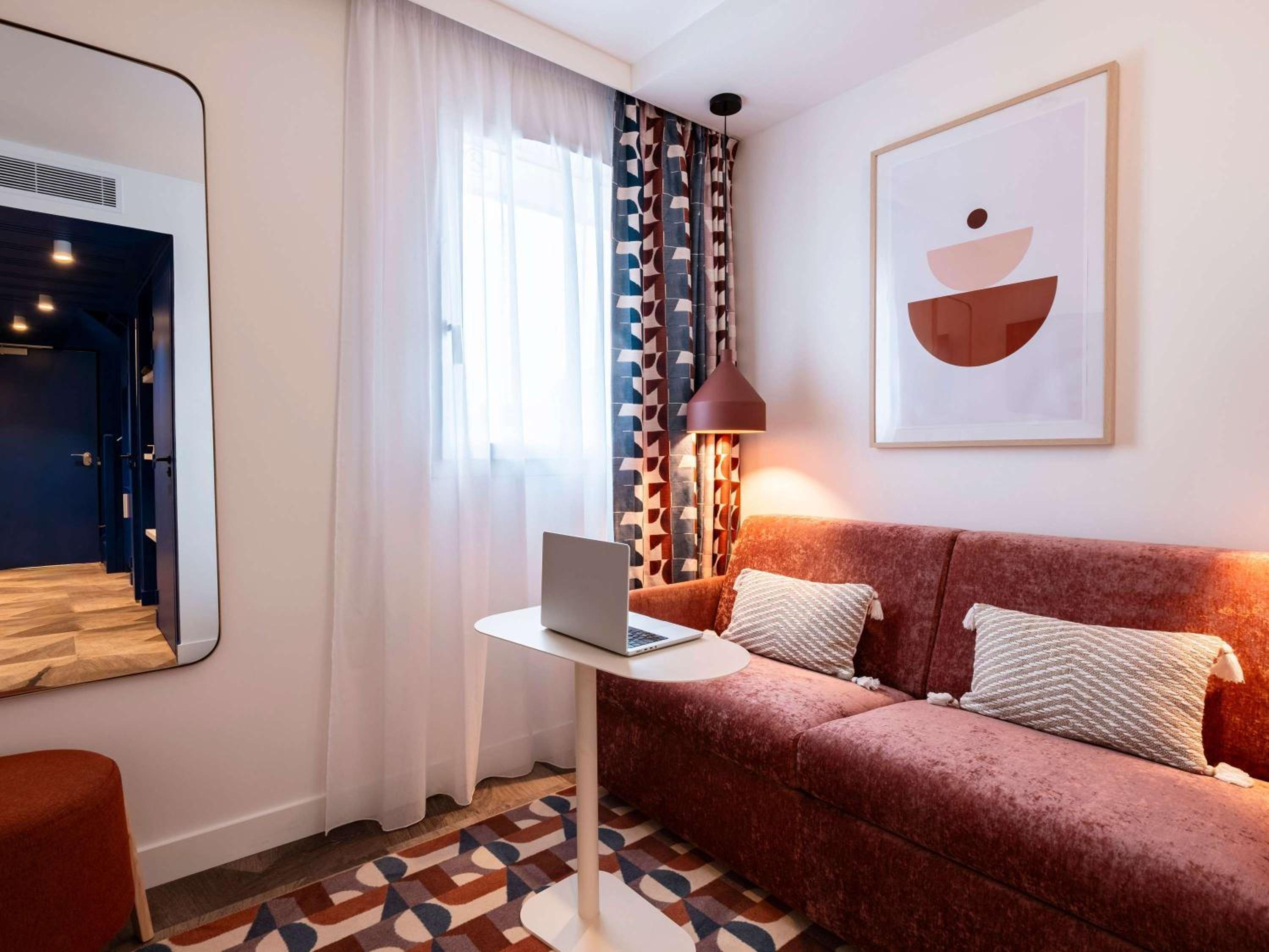 Suite - Photo 2