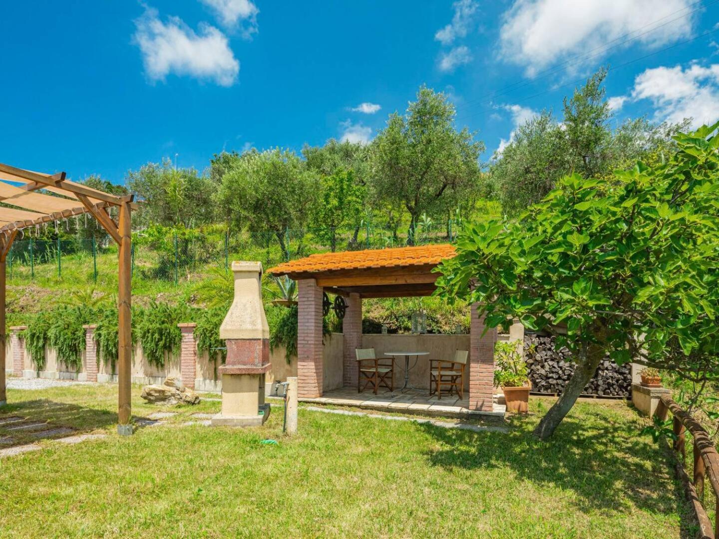 Villa photo 3