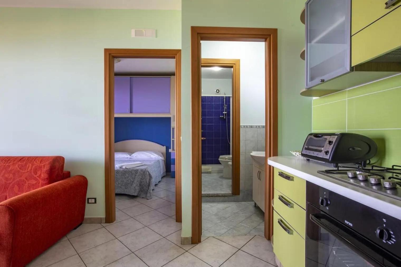 One-Bedroom Apartment photo 2