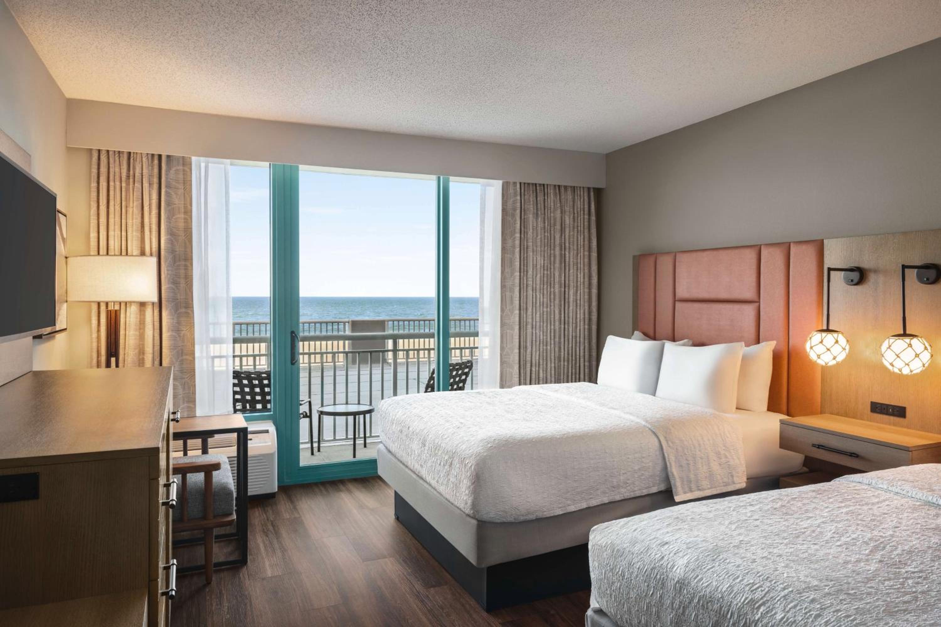 Queen Room with Two Queen Beds and Bath Tub - Partial Ocean View - Floor 2 - Photo 8