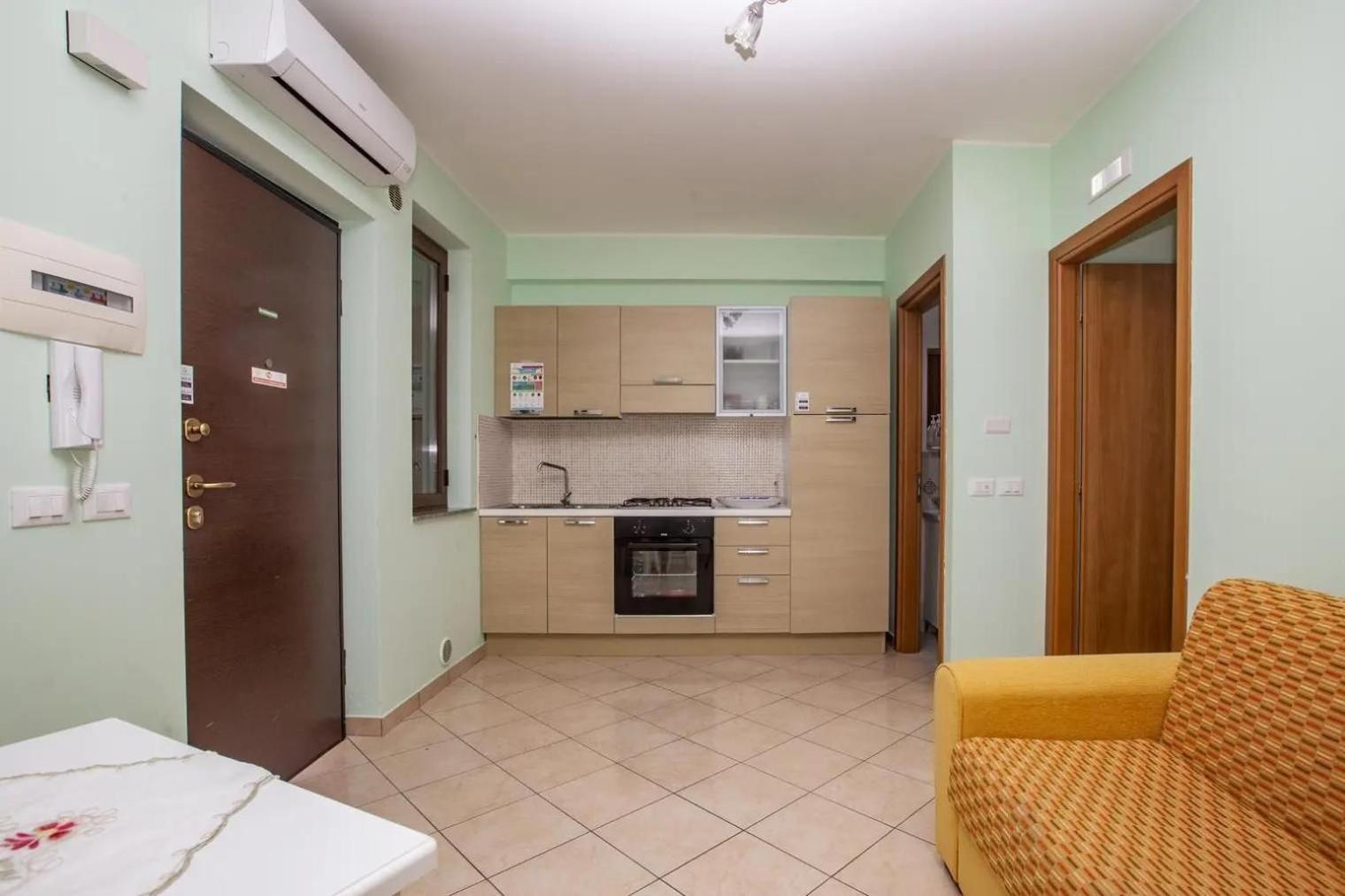 One-Bedroom Apartment photo 2