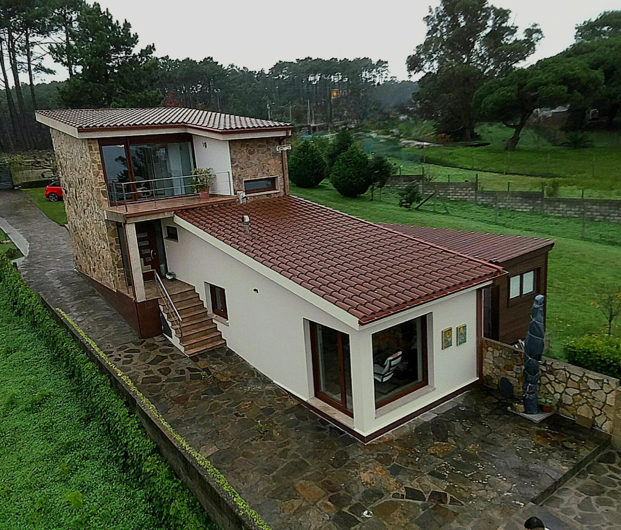 Three-Bedroom House photo 2