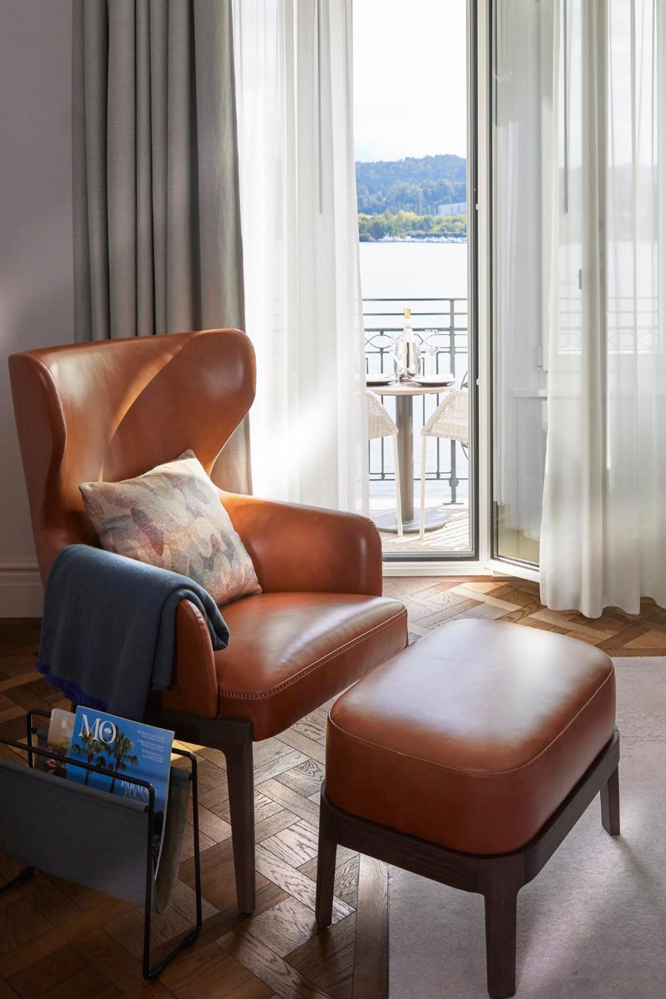 Lake View Junior Suite with Balcony - Photo 4