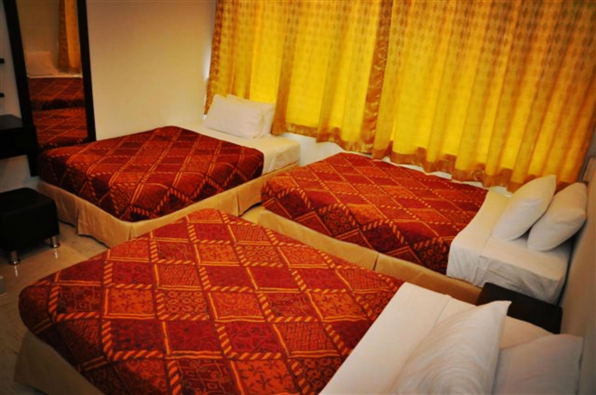 Deluxe Triple Room