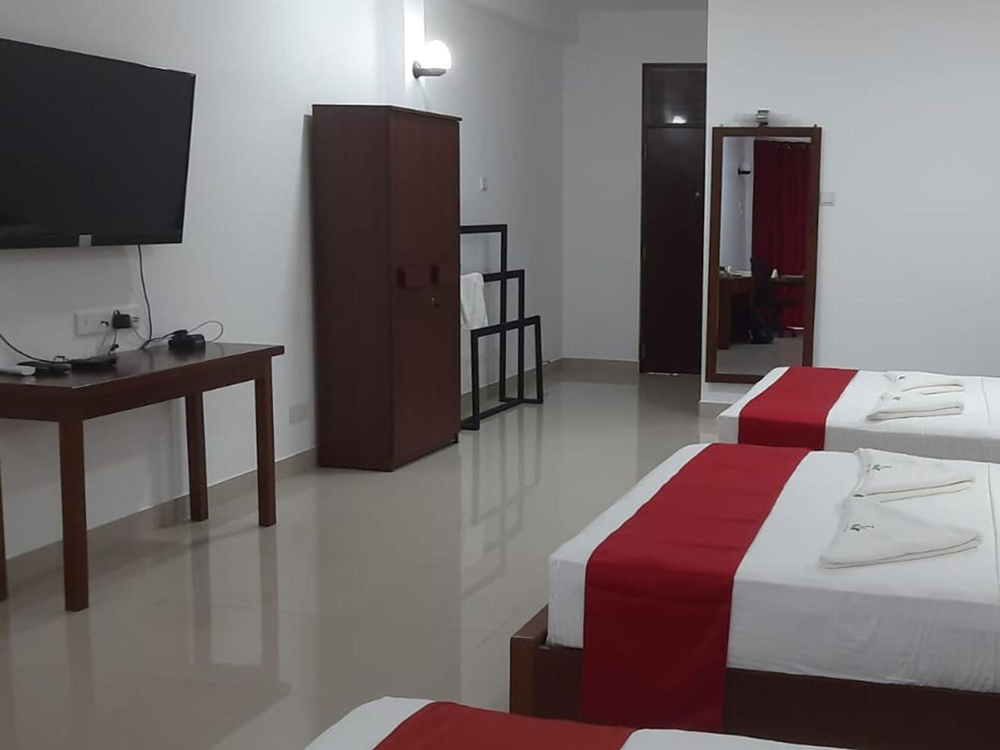 Quadruple Room with Mountain View photo 2