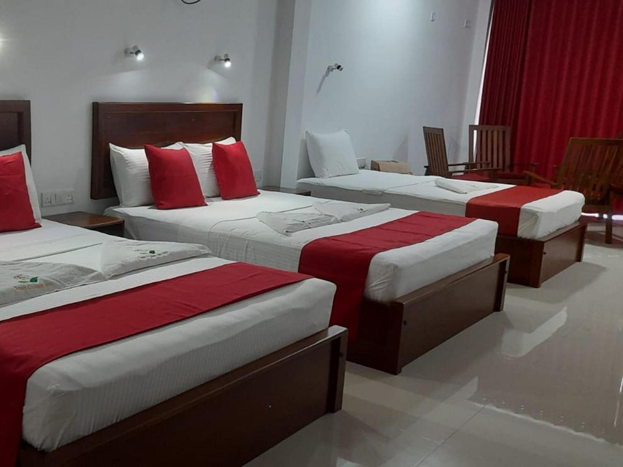 Quadruple Room with Mountain View photo 3