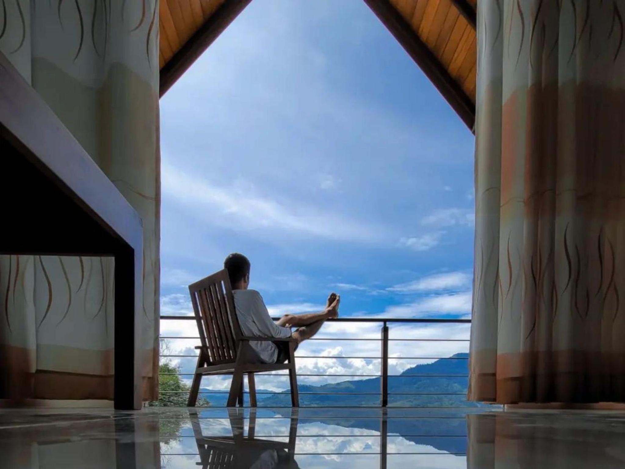 King Room with Mountain View photo 2