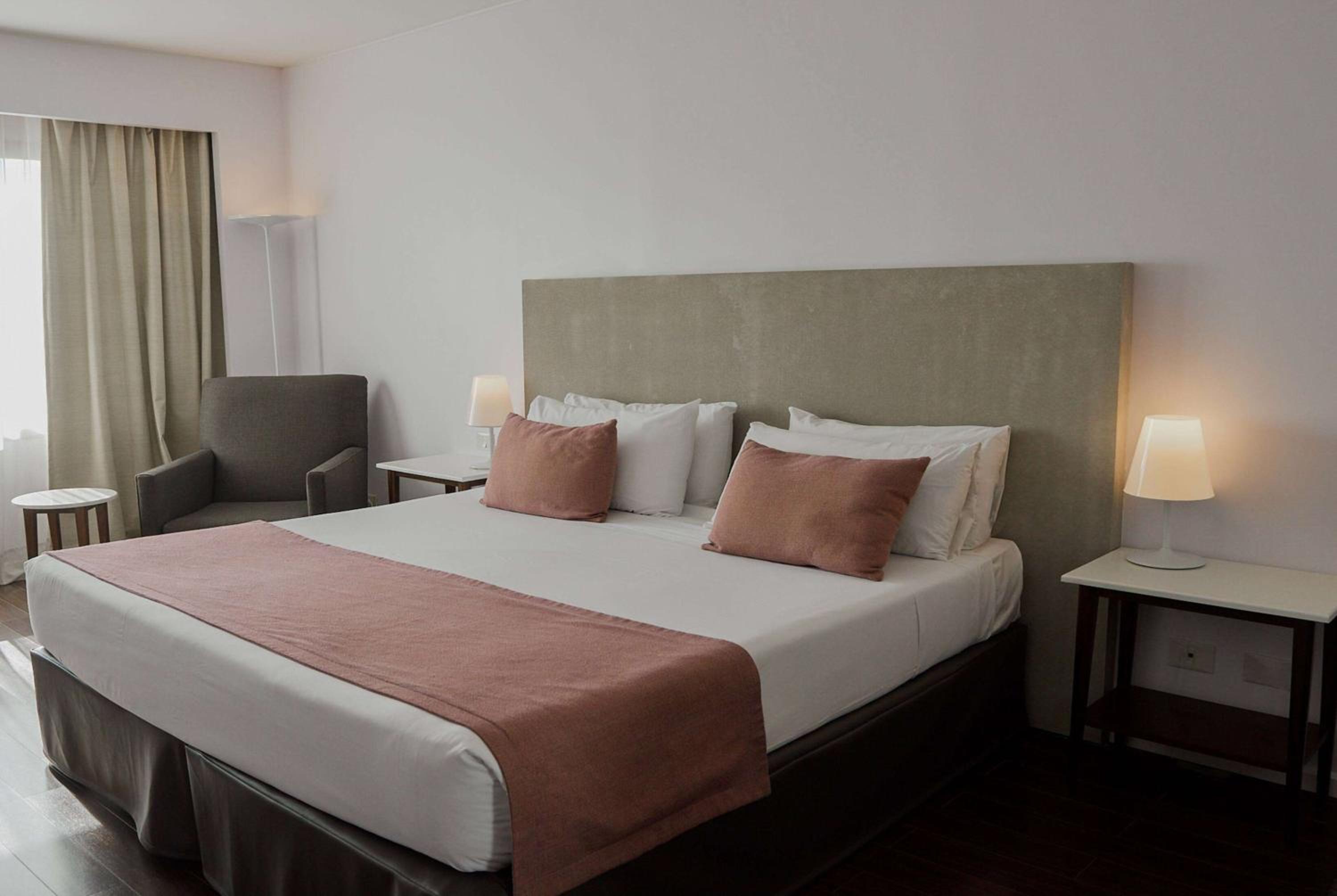 Queen Room - Mobility Access/Non-Smoking