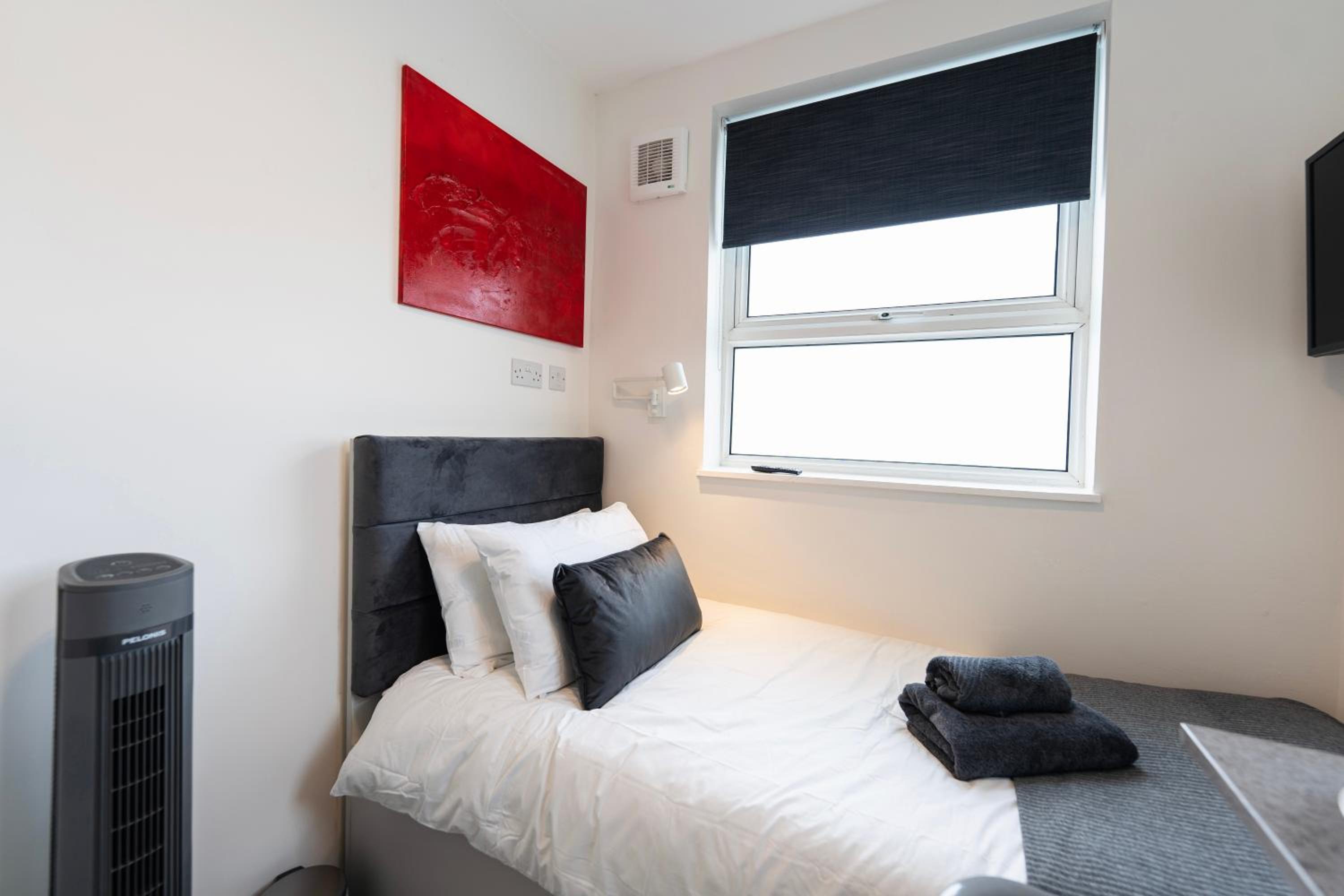 Single Room with Private External Bathroom photo 1