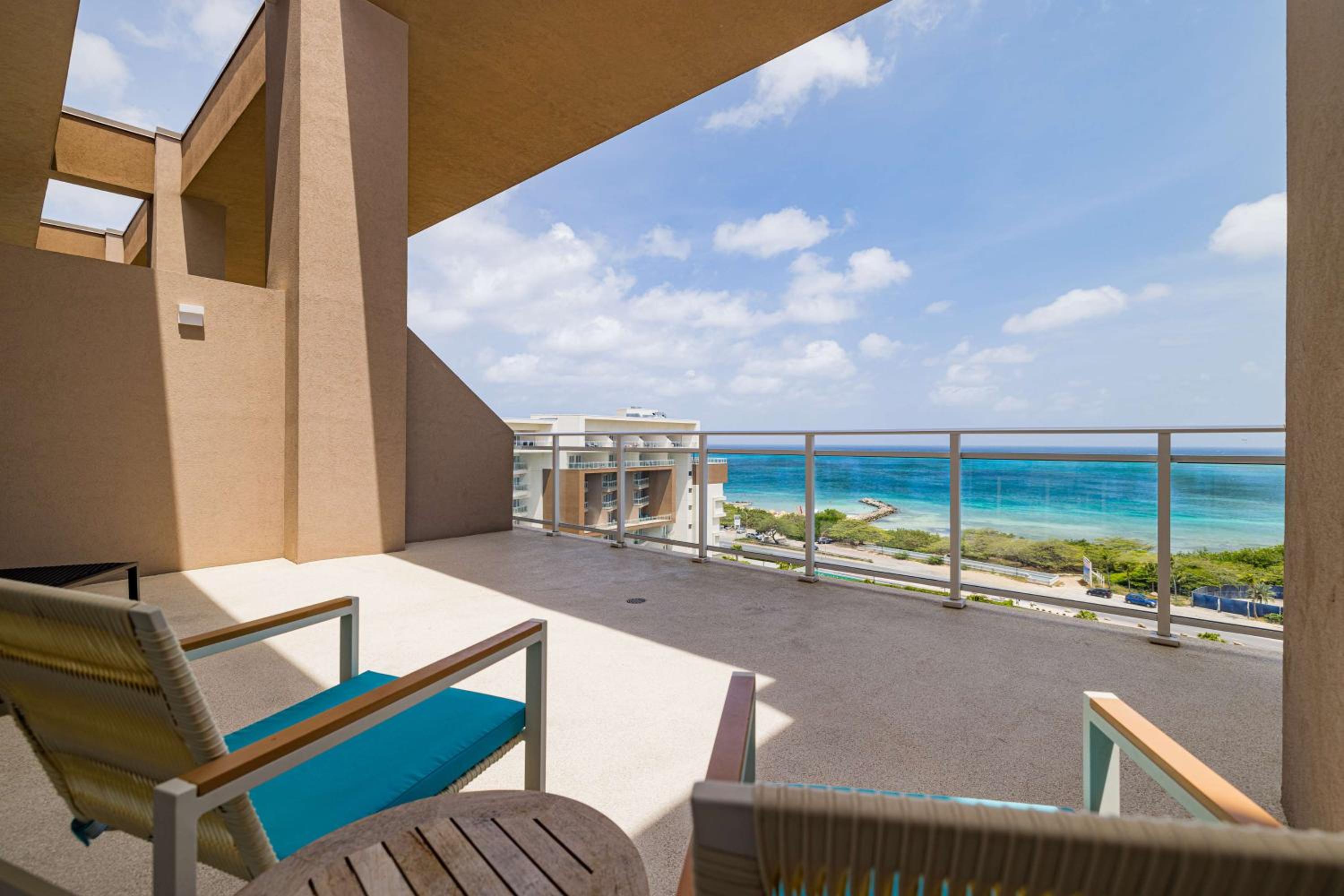 One-Bedroom King Suite with Ocean View - Top Floor - Photo 1
