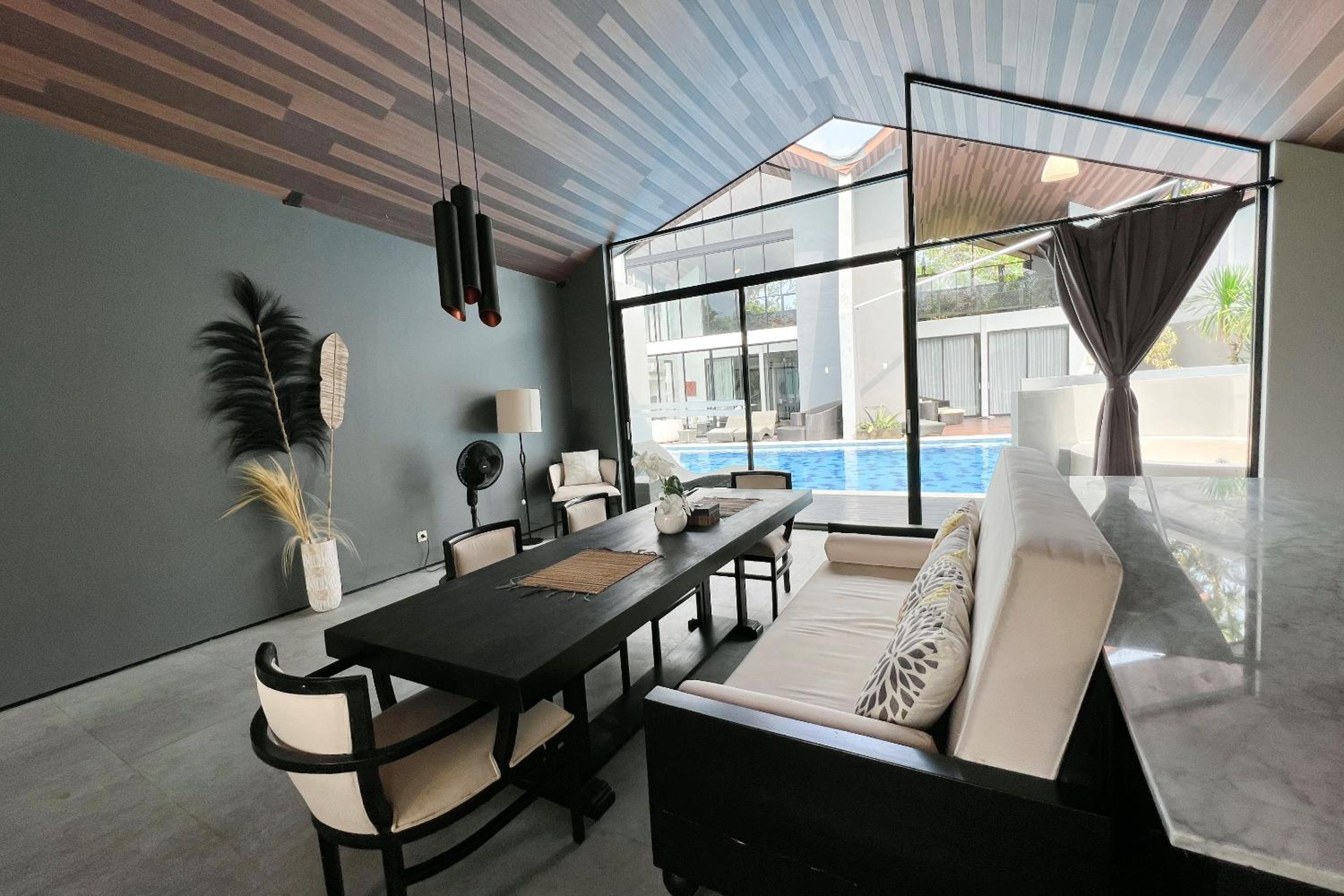 Superior Villa - Photo 1