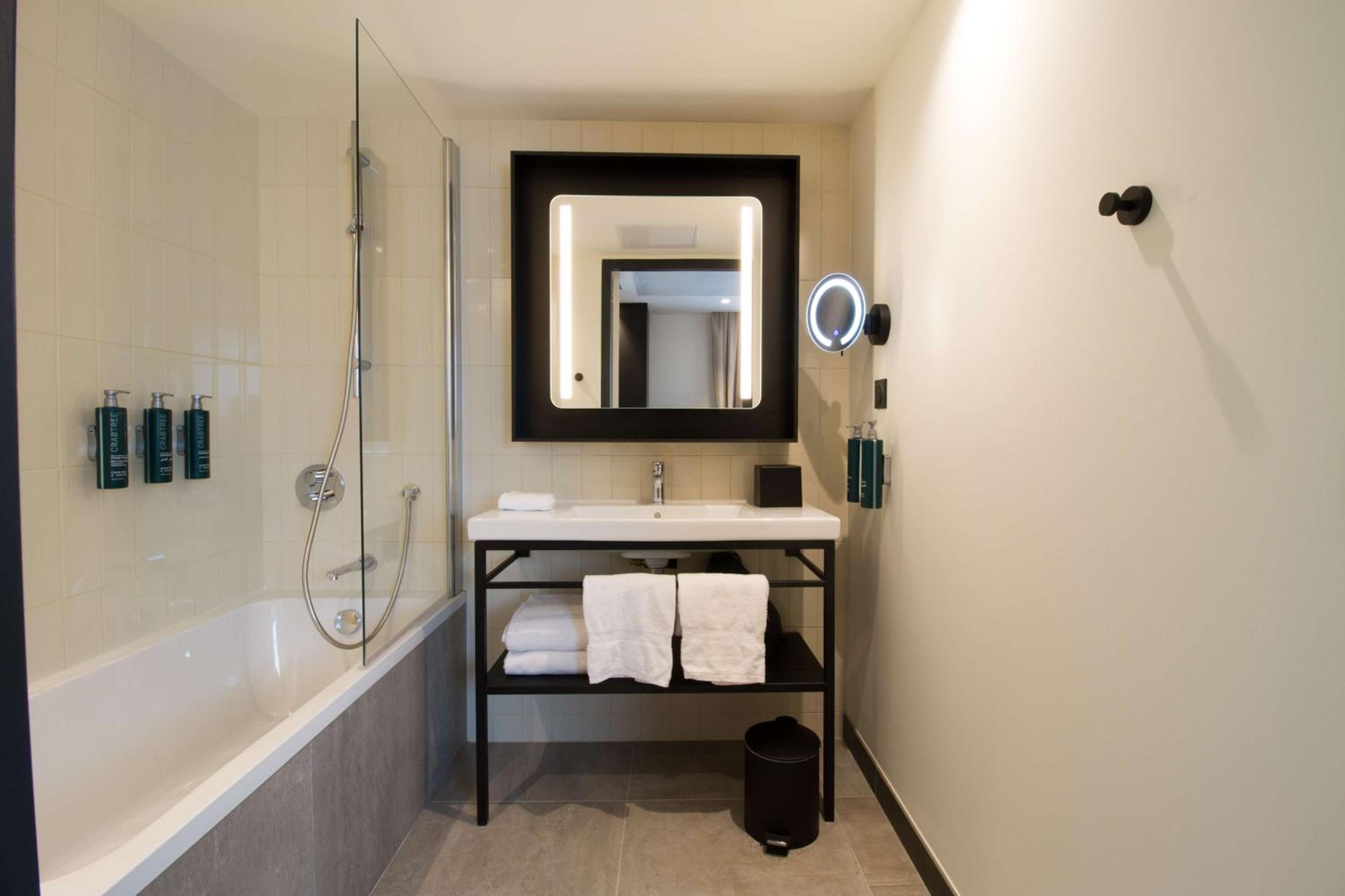 Twin Room - Photo 2