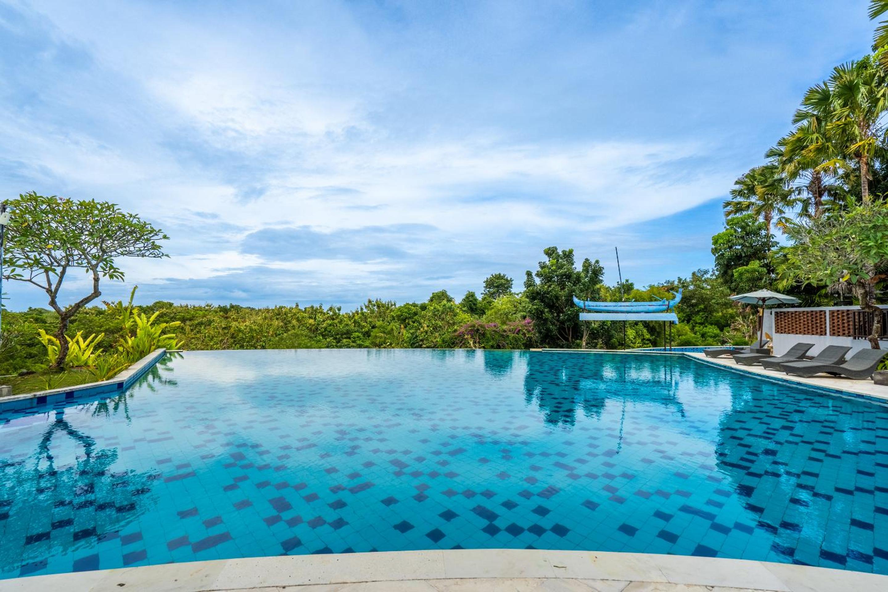 Two-Bedroom Villa - Photo 2