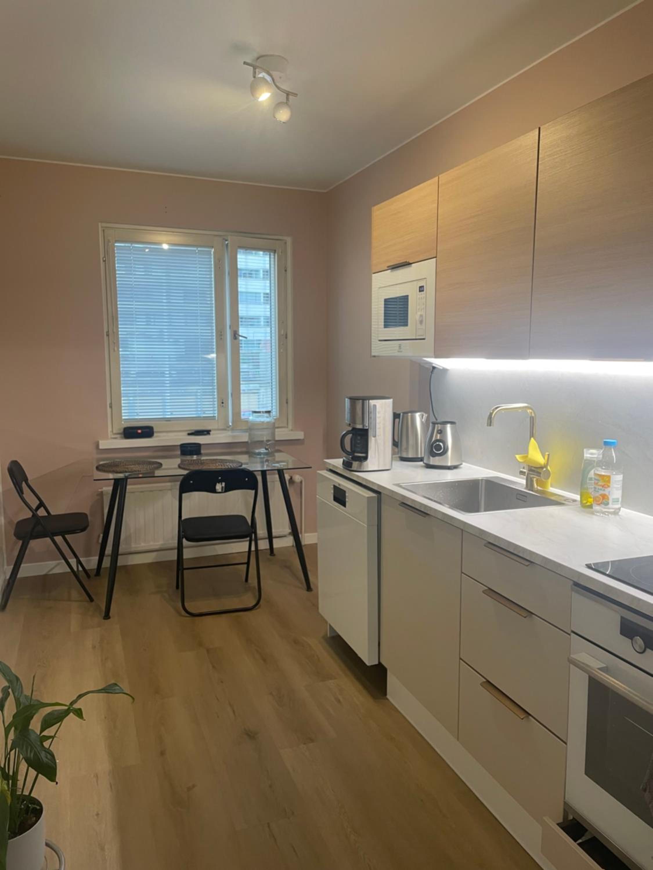One-Bedroom Apartment photo 1