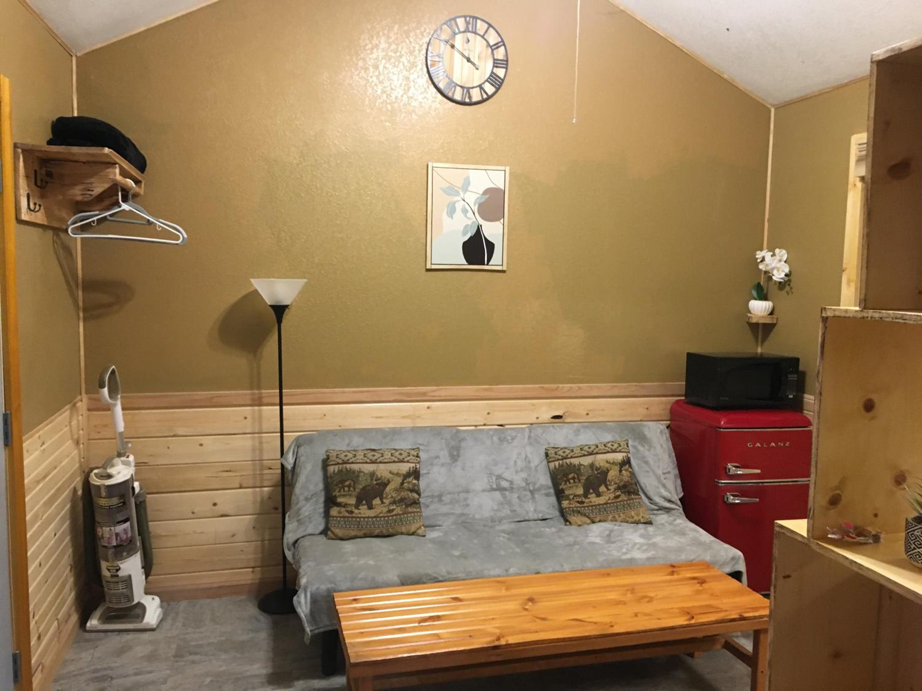 One-Bedroom House photo 1