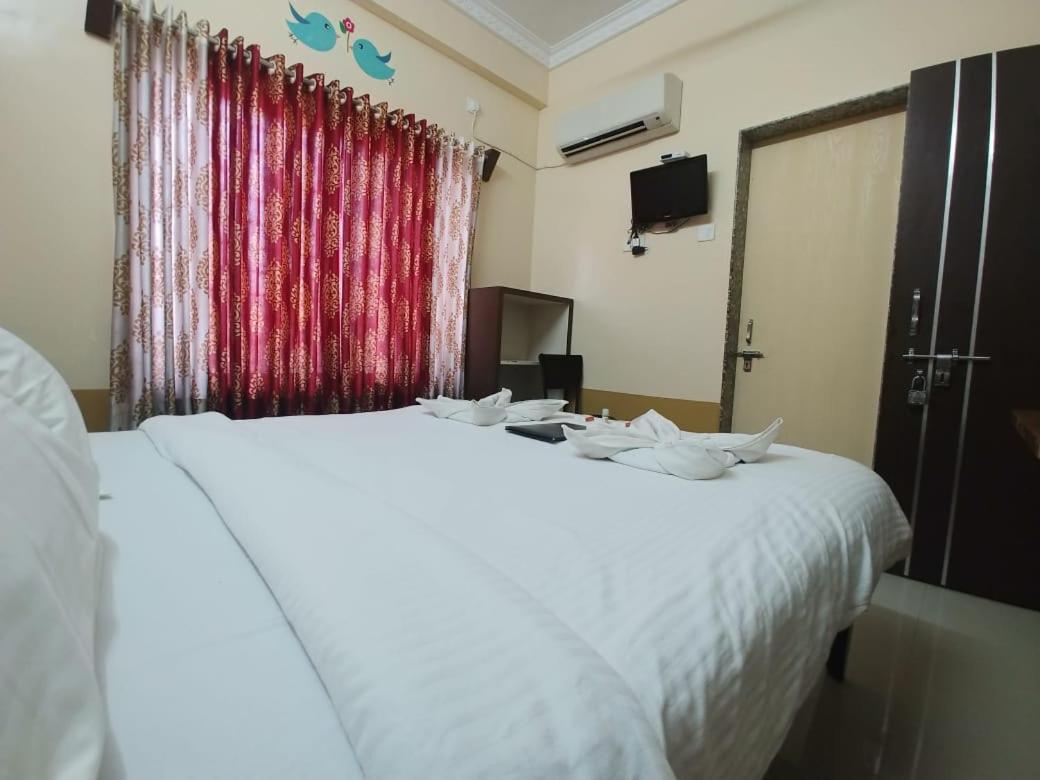 Deluxe Double Room AC - Photo 2