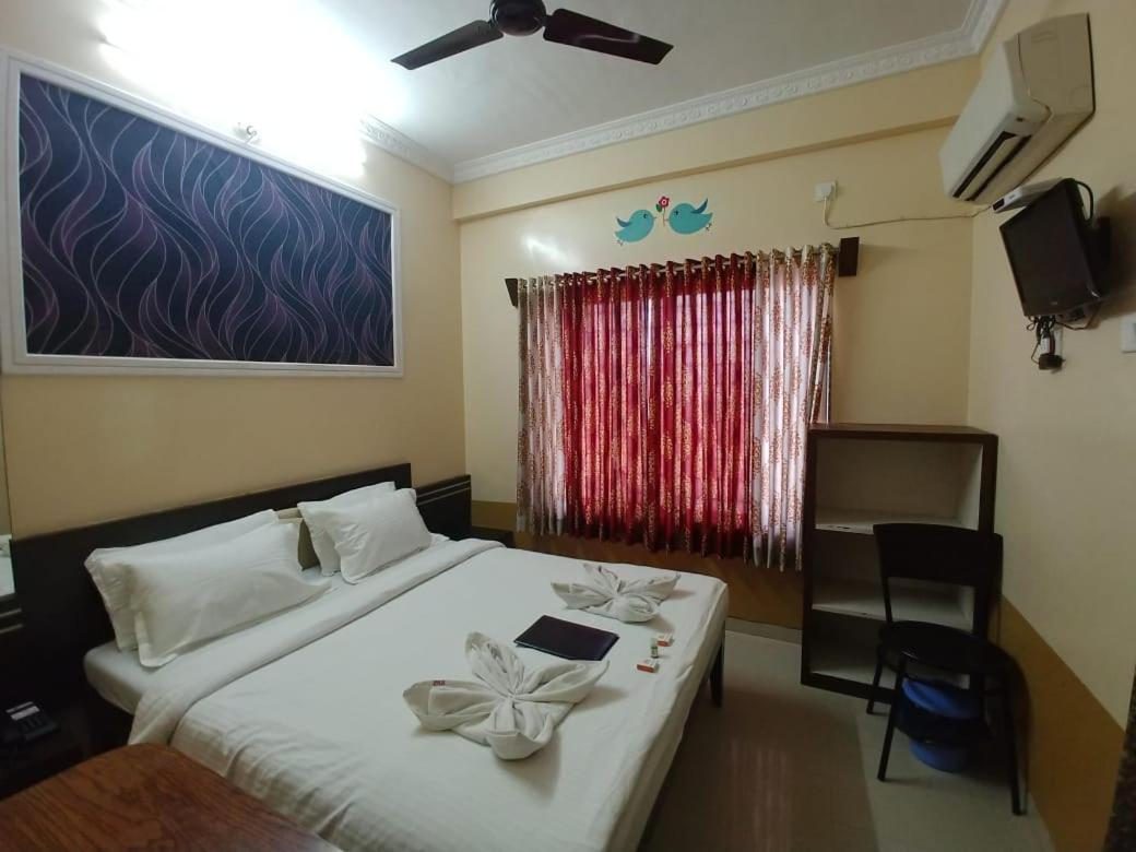 Deluxe Double Room AC - Photo 1