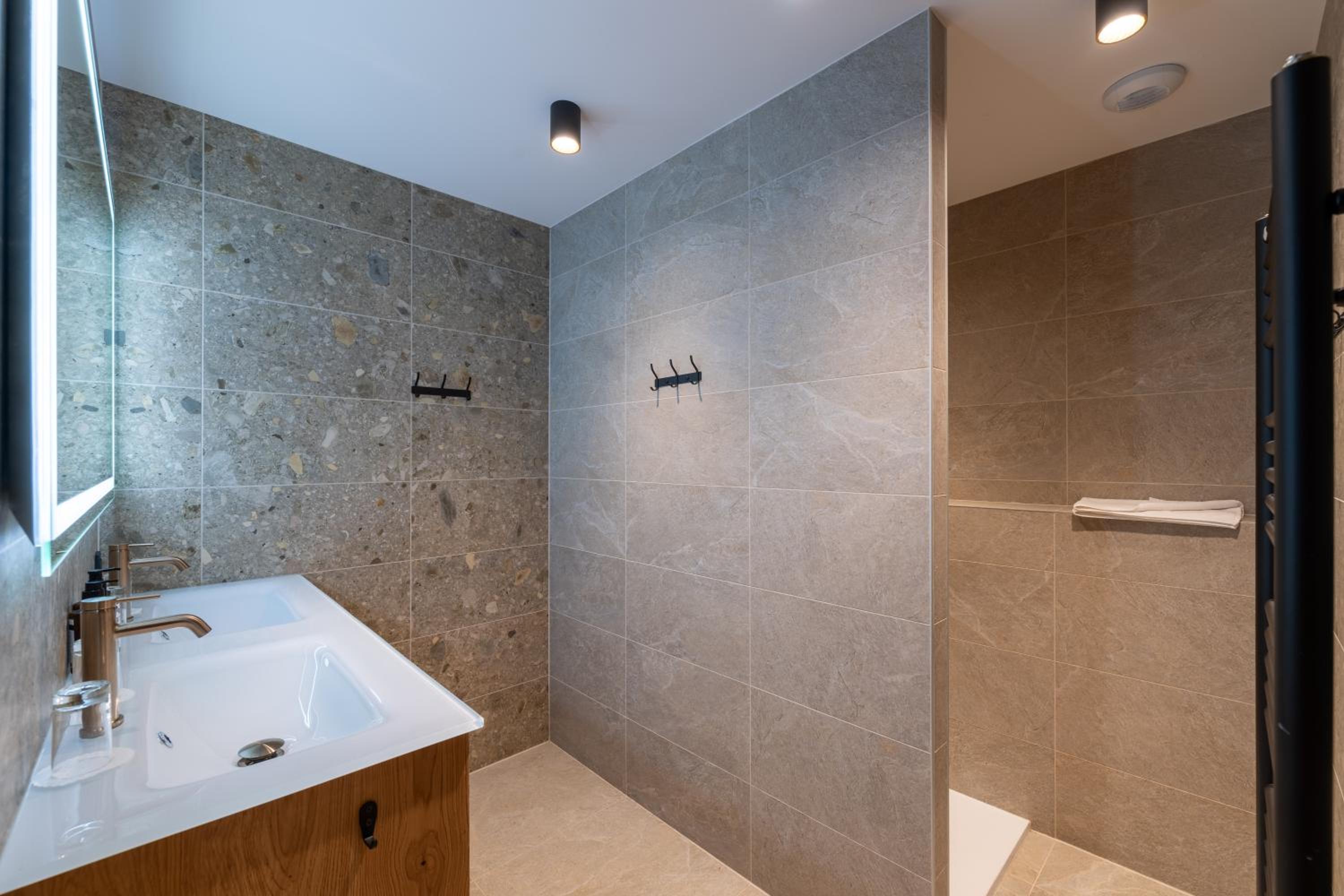 Suite photo 1