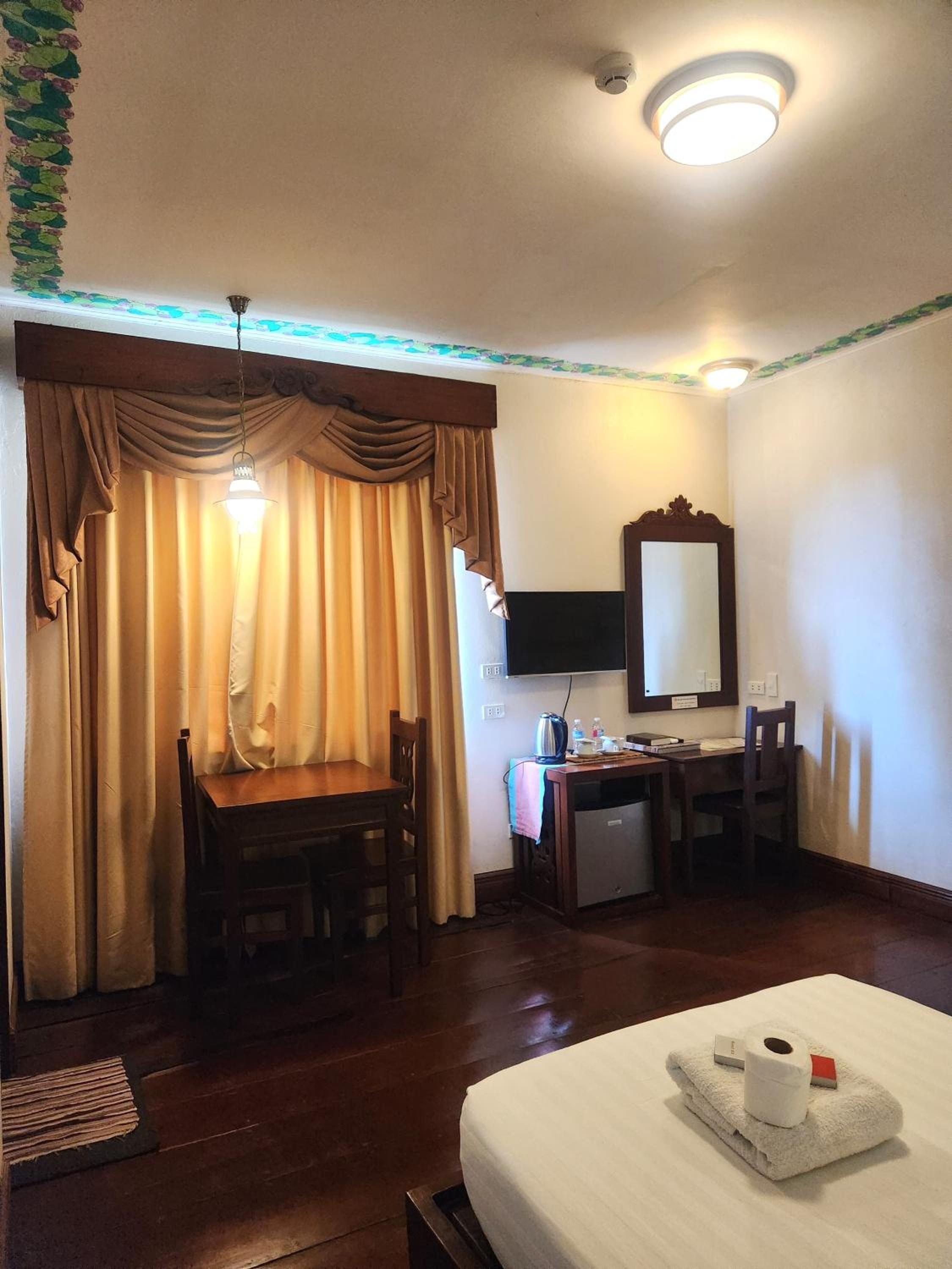 Standard Twin Room - Photo 10