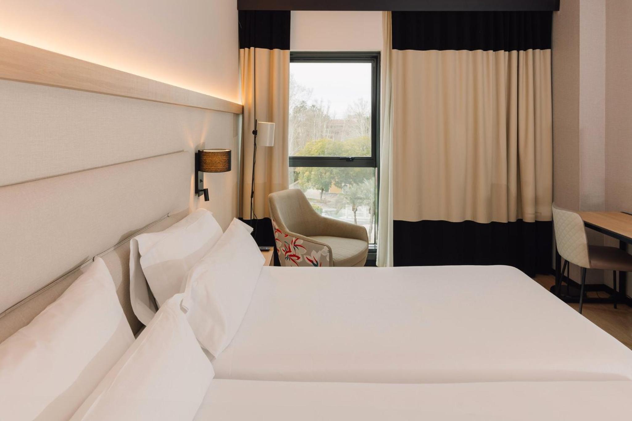 Double or Twin Room - Photo 5