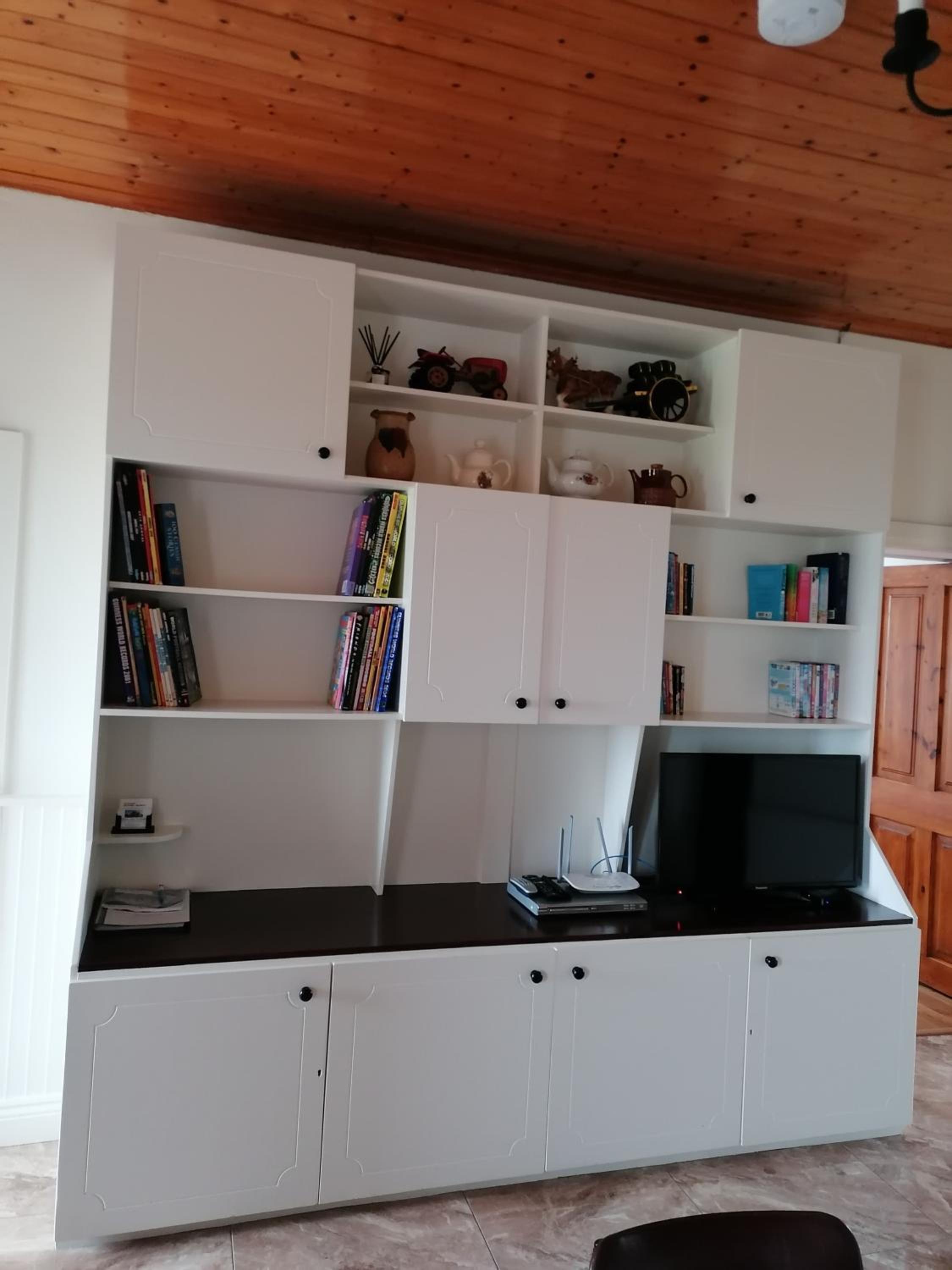 Five-Bedroom House - Photo 20