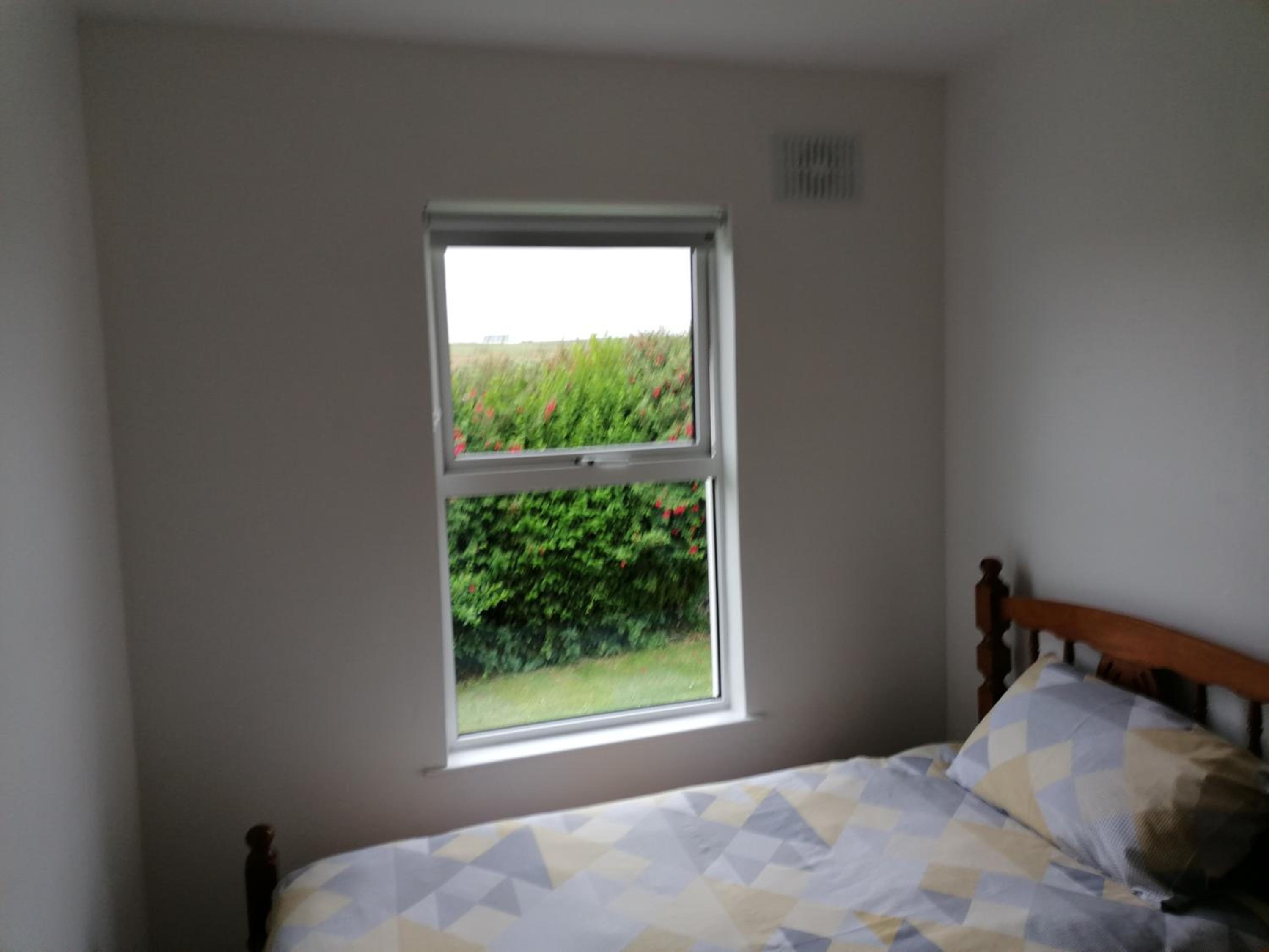 Five-Bedroom House - Photo 23