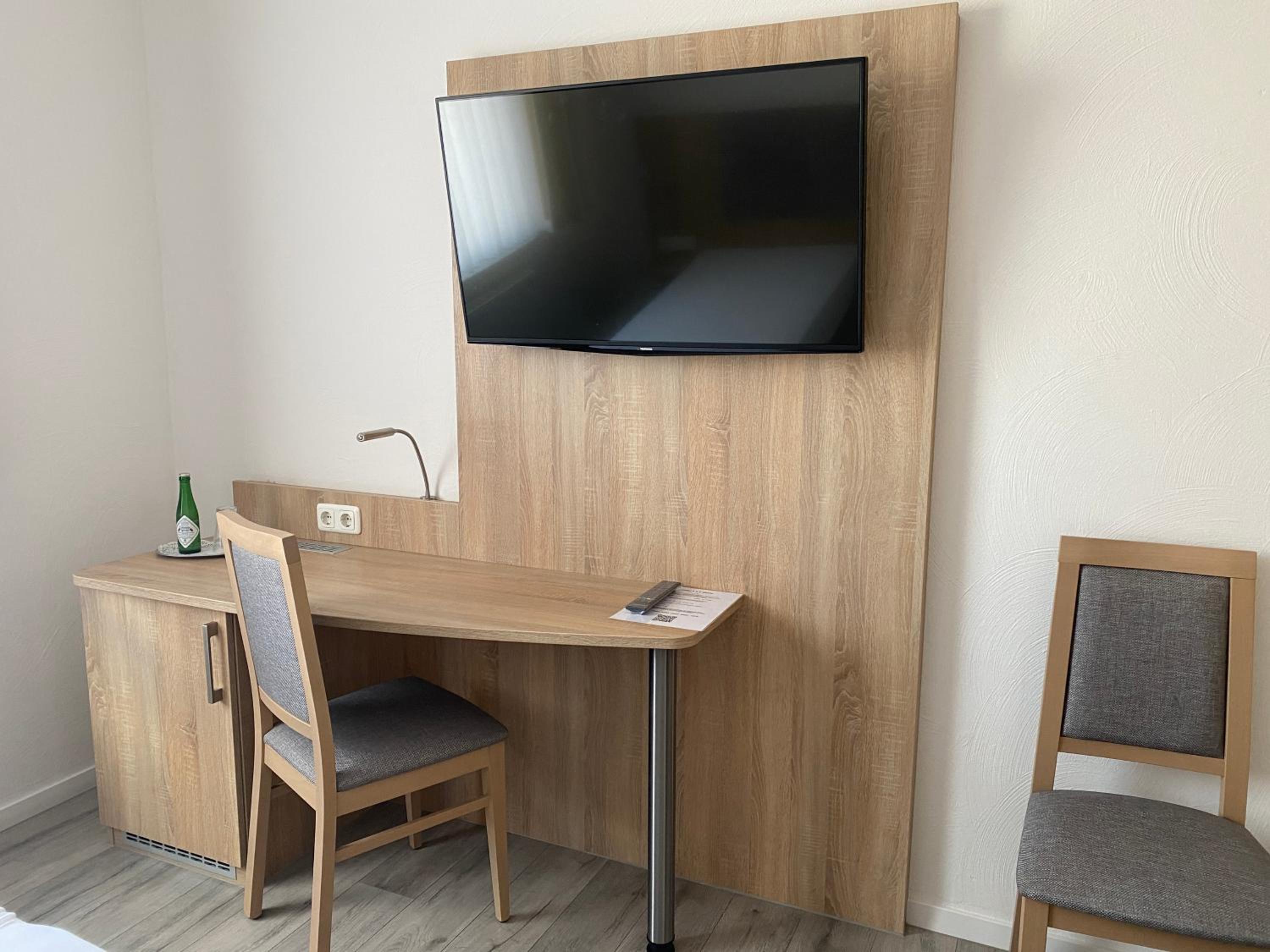 Double Room - Photo 7