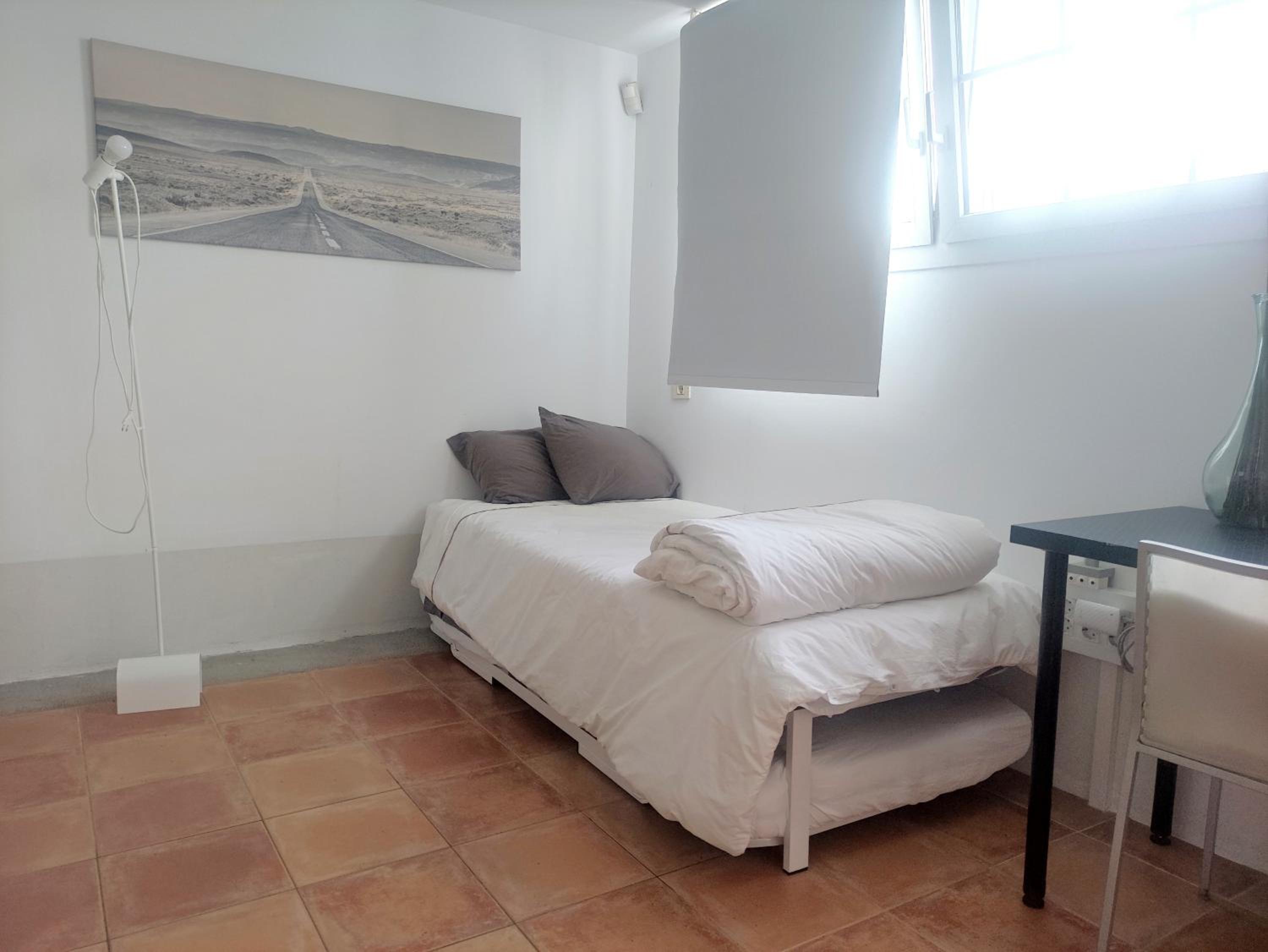 Studio Apartment - Photo 12