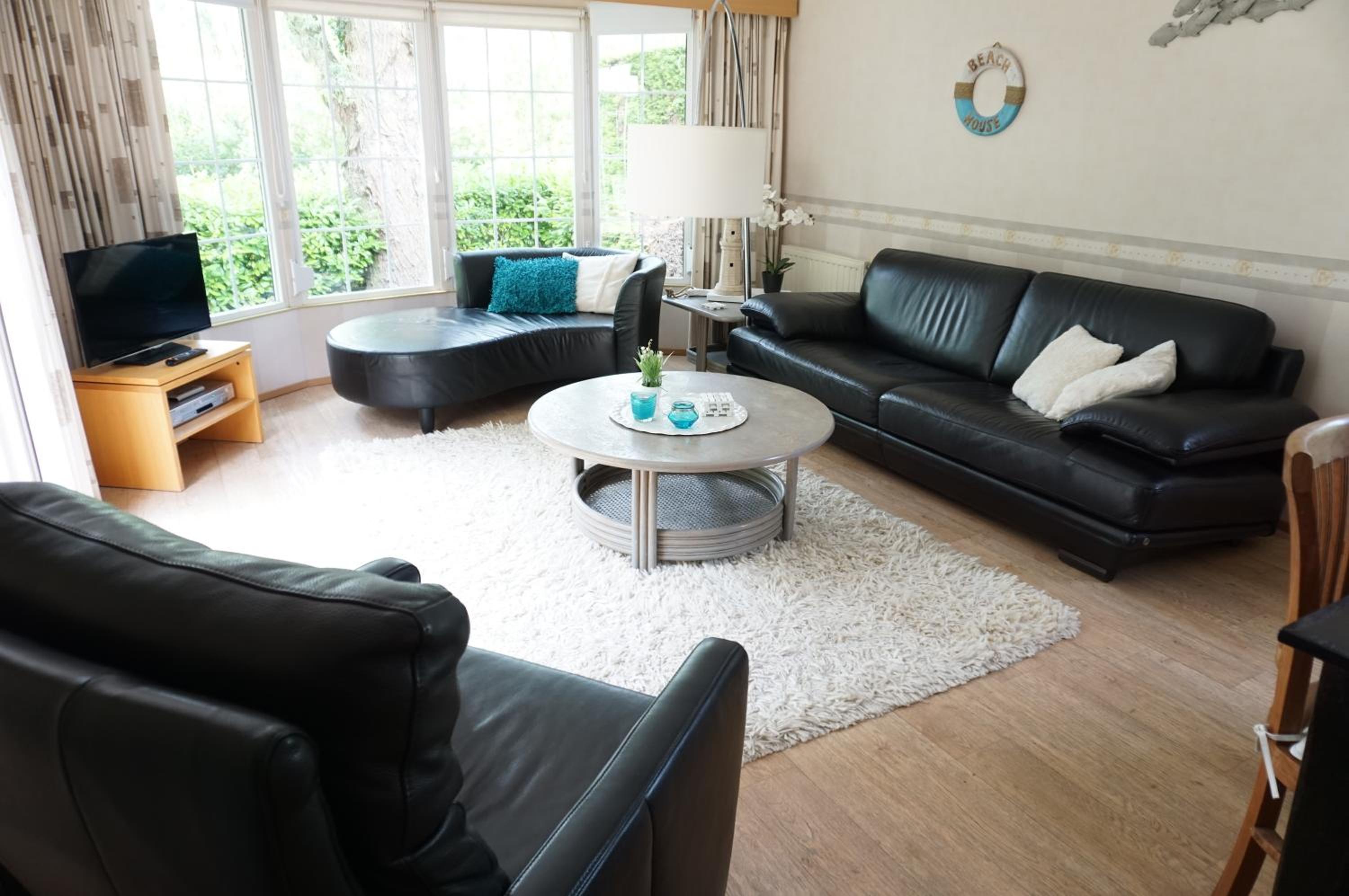 Three-Bedroom Chalet photo 1