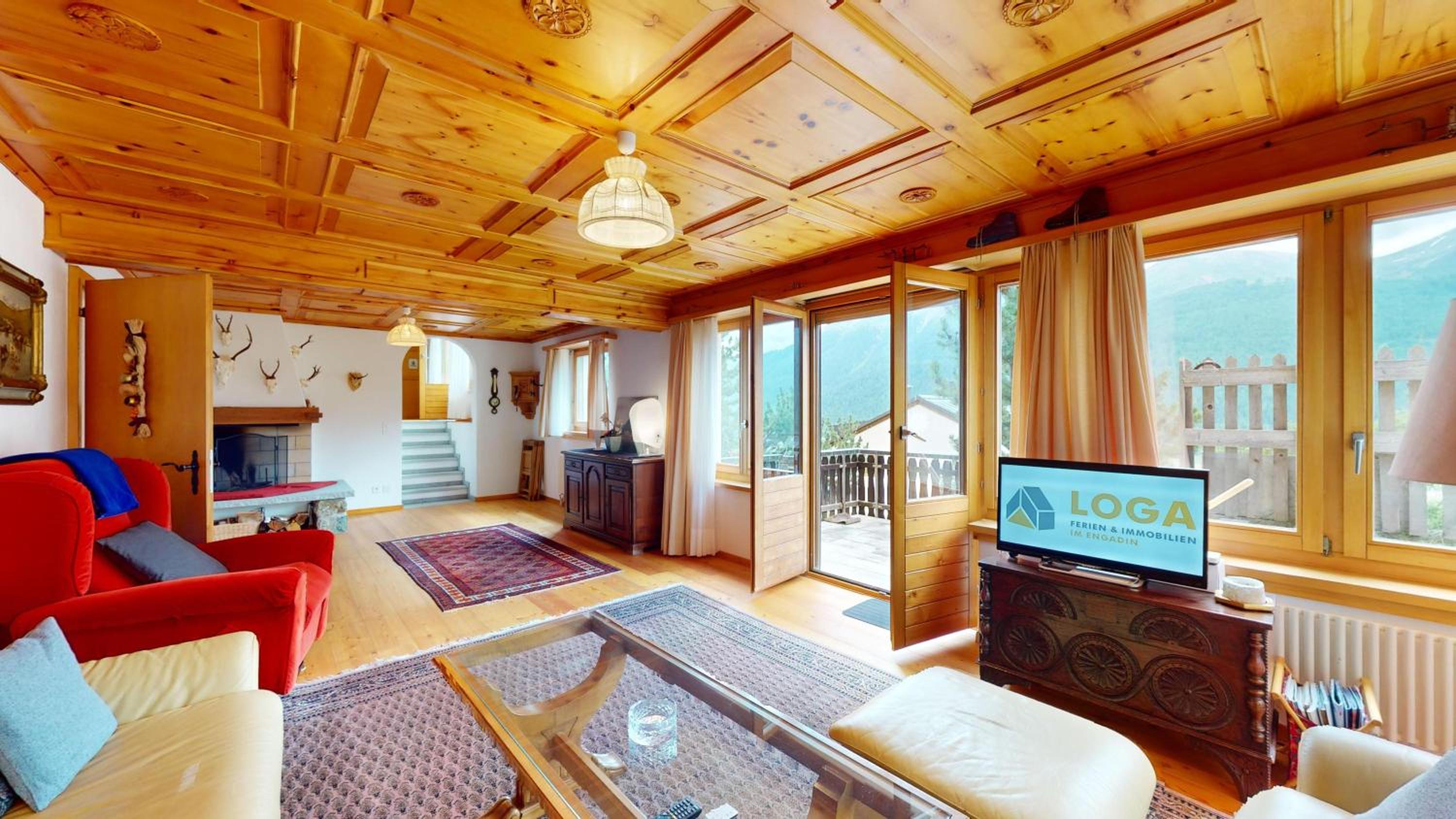 Apartment with Mountain View photo 2