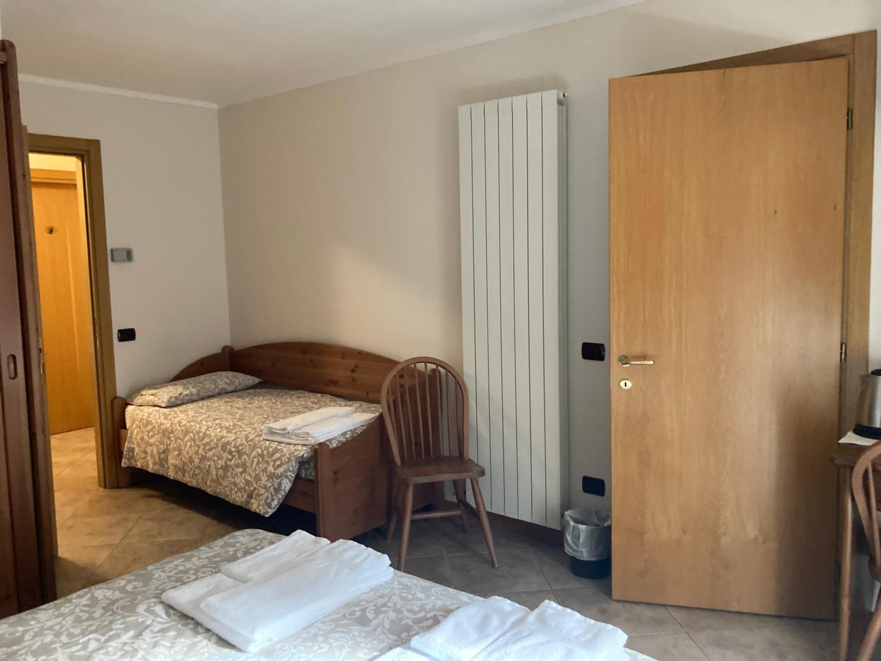 Double Room - Photo 7