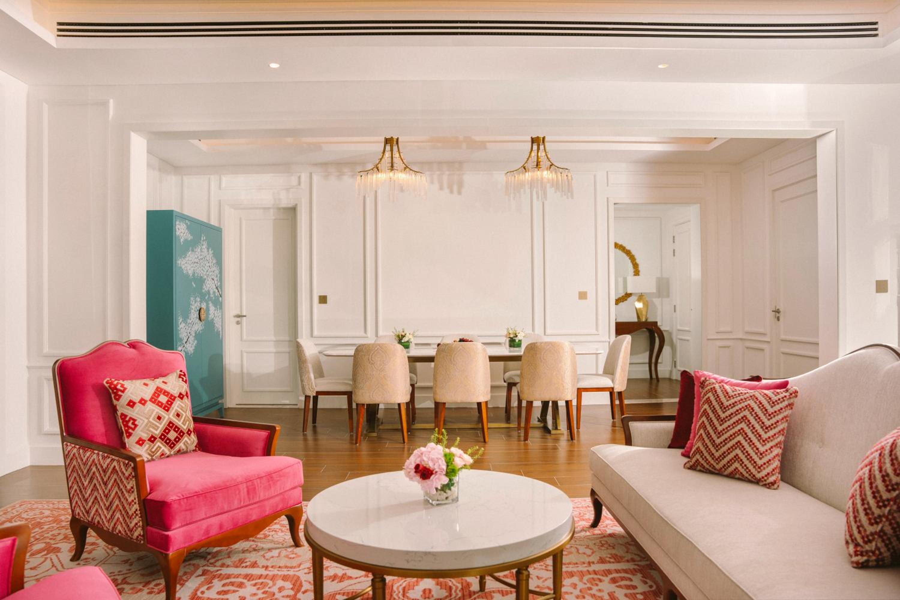 Royal Mansion One Bedroom Suite