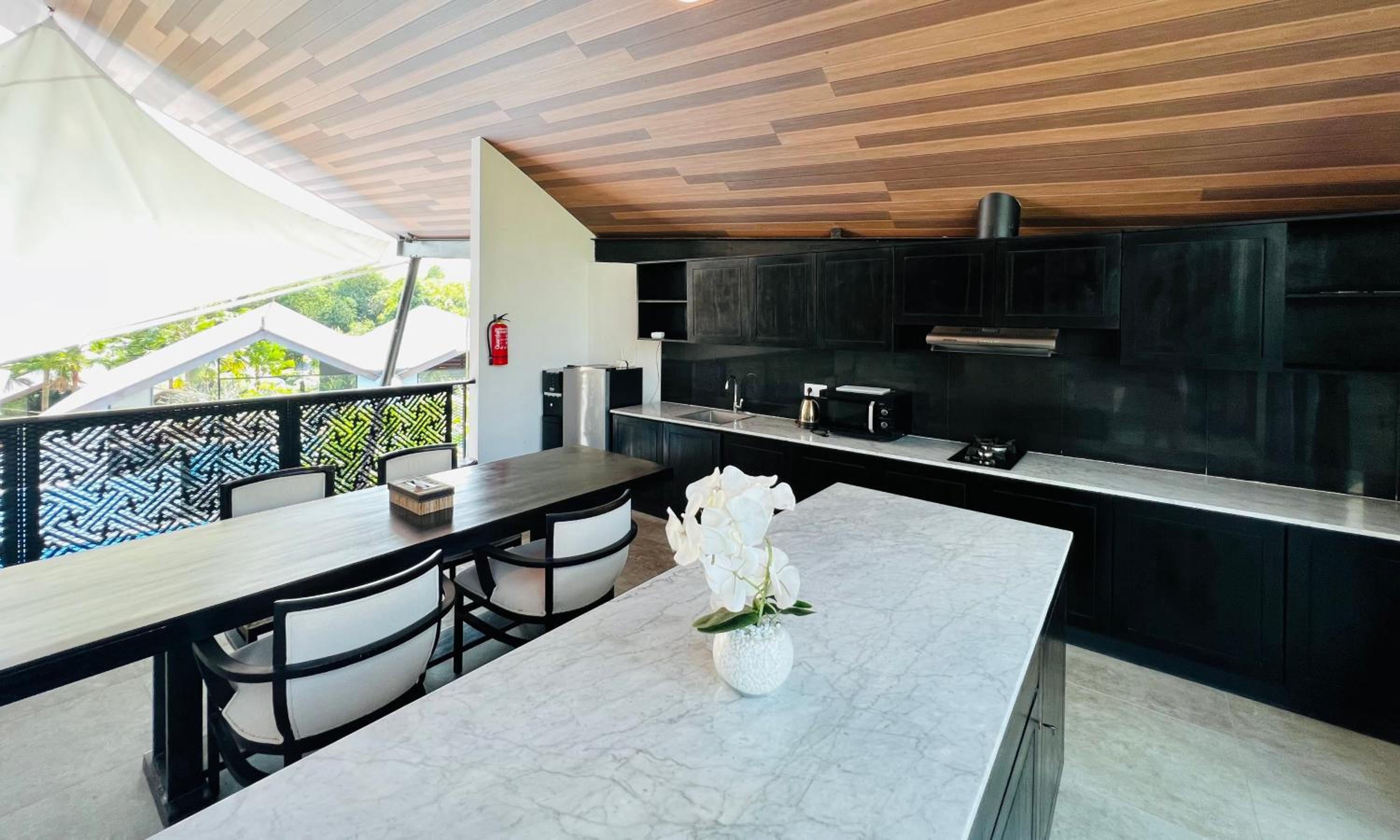 Two-Bedroom Villa with Private Jacuzzi - Photo 22