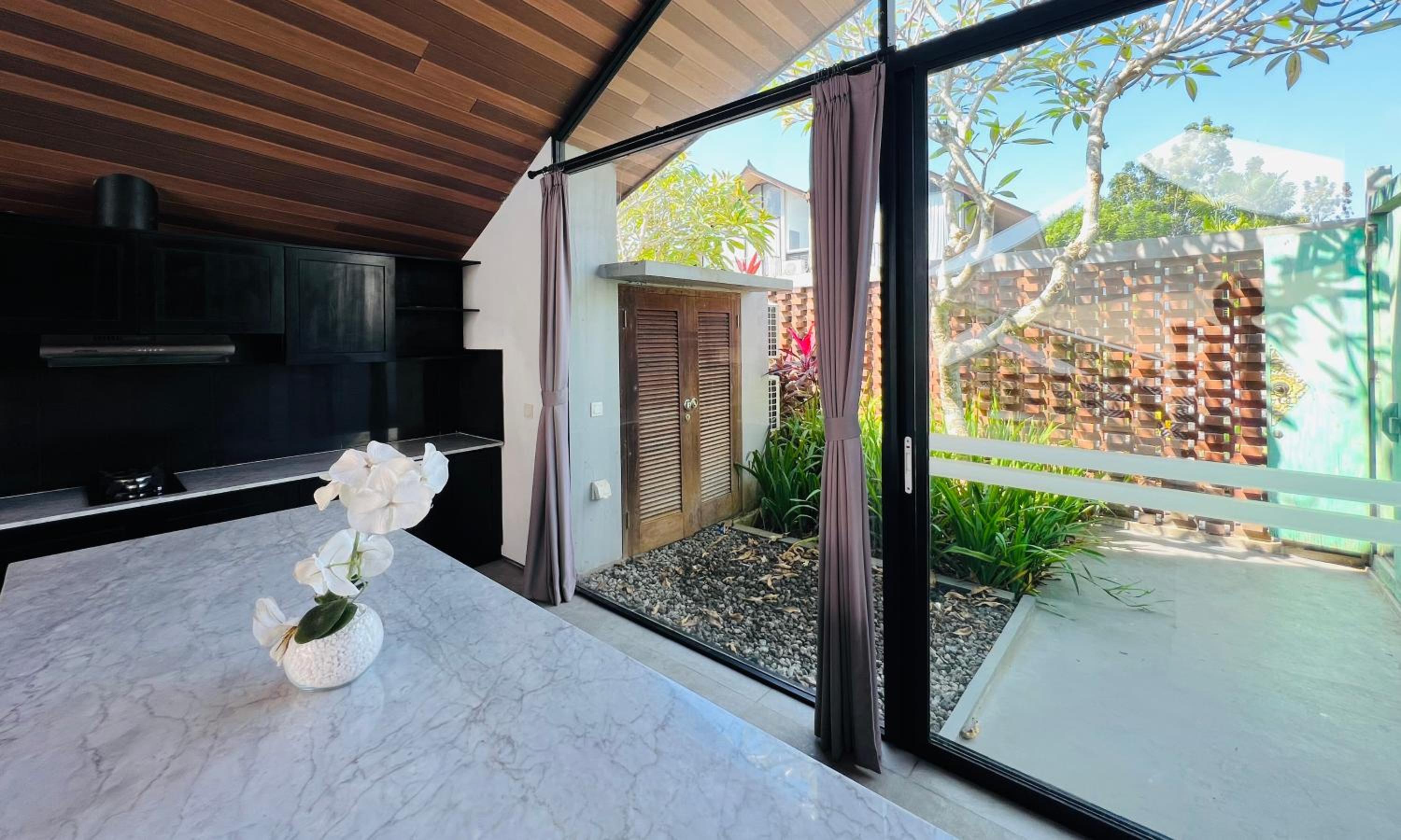 Two-Bedroom Villa with Private Jacuzzi - Photo 17