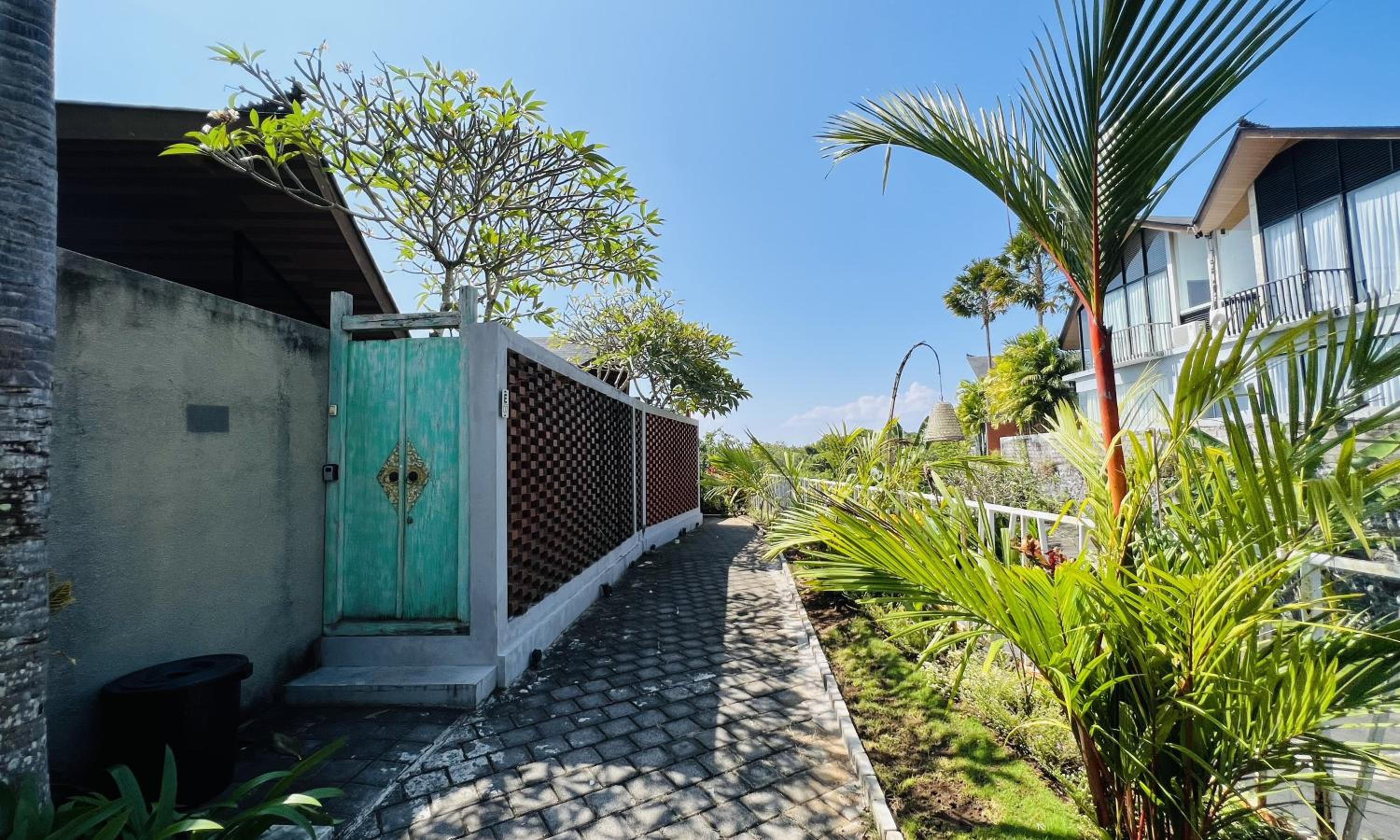 Two-Bedroom Villa with Private Jacuzzi - Photo 15