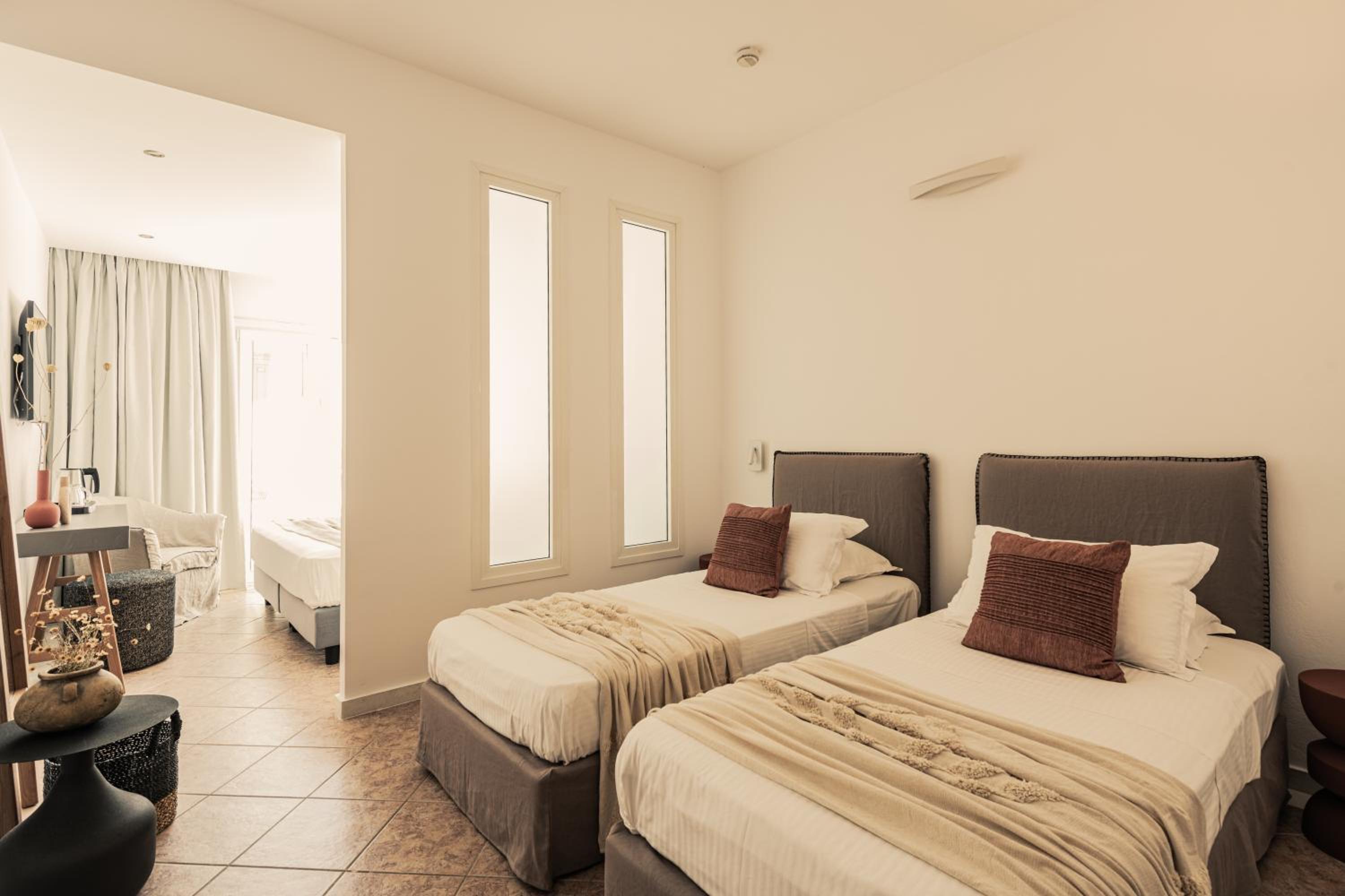 Quarto Familiar Padrão com Vista para o Jardim