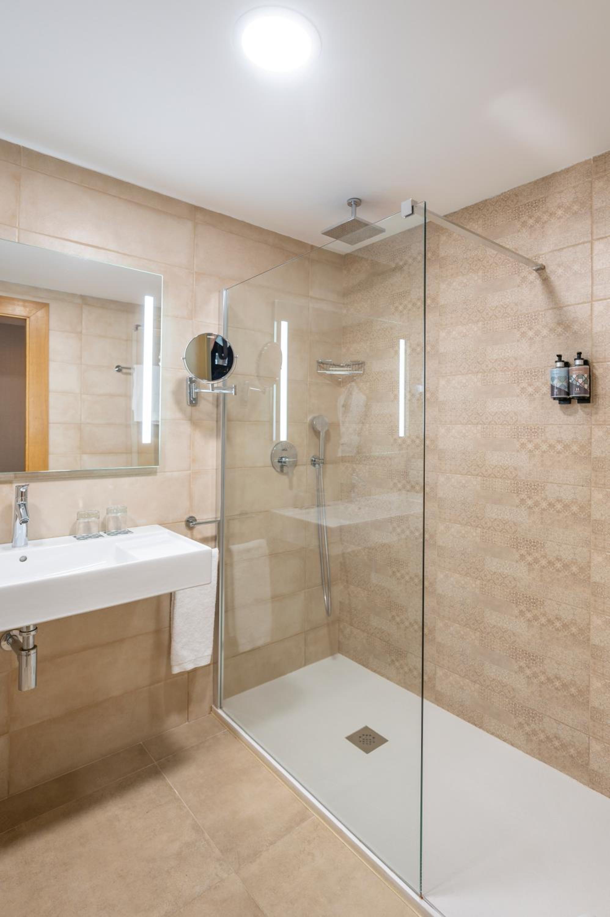 Executive Room - Photo 4
